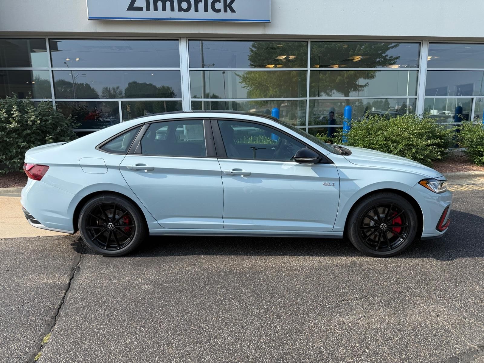 Volkswagen Jetta GLI Vehicle Image 02