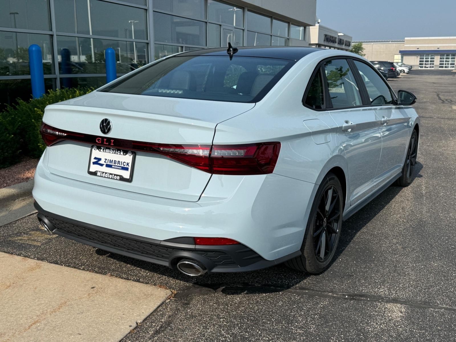 Volkswagen Jetta GLI Vehicle Image 03
