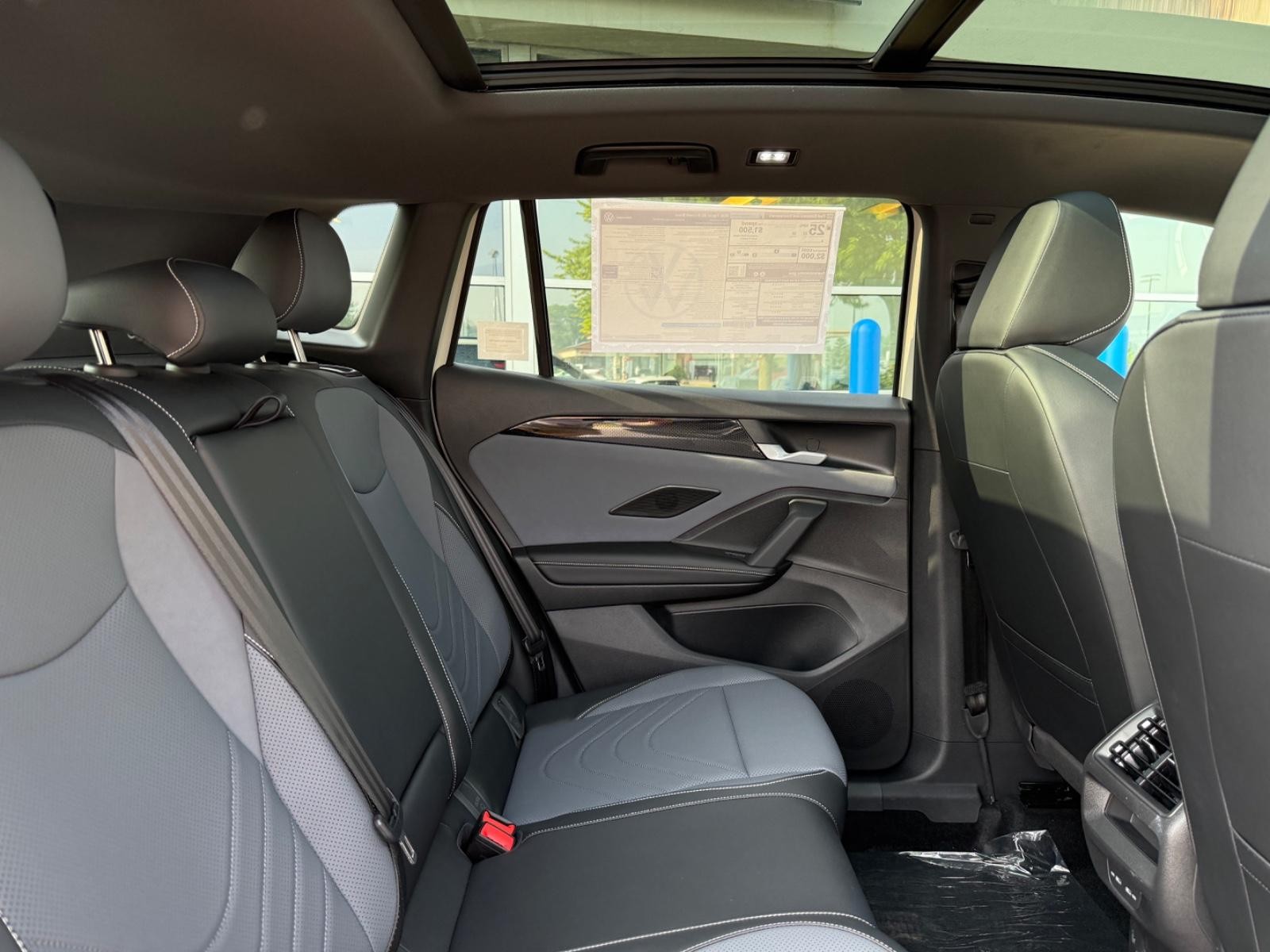 Volkswagen Tiguan Vehicle Image 05