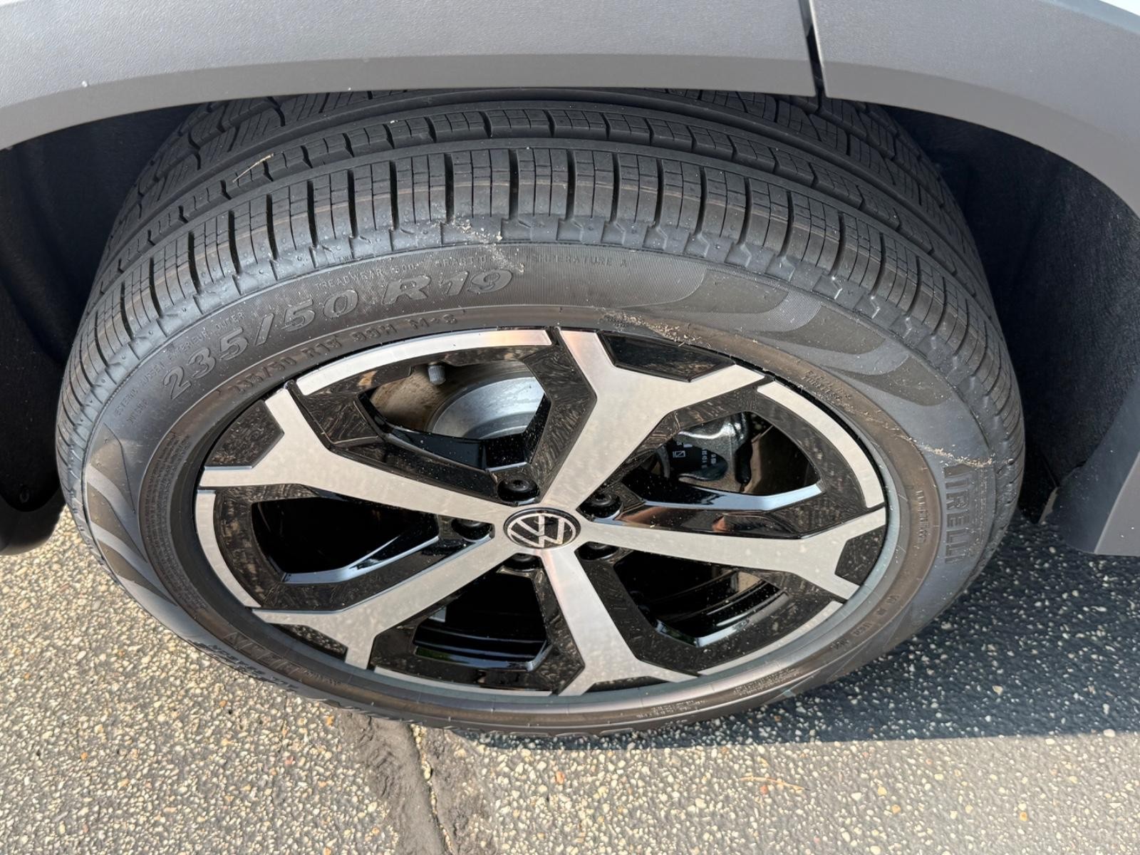 Volkswagen Tiguan Vehicle Image 04