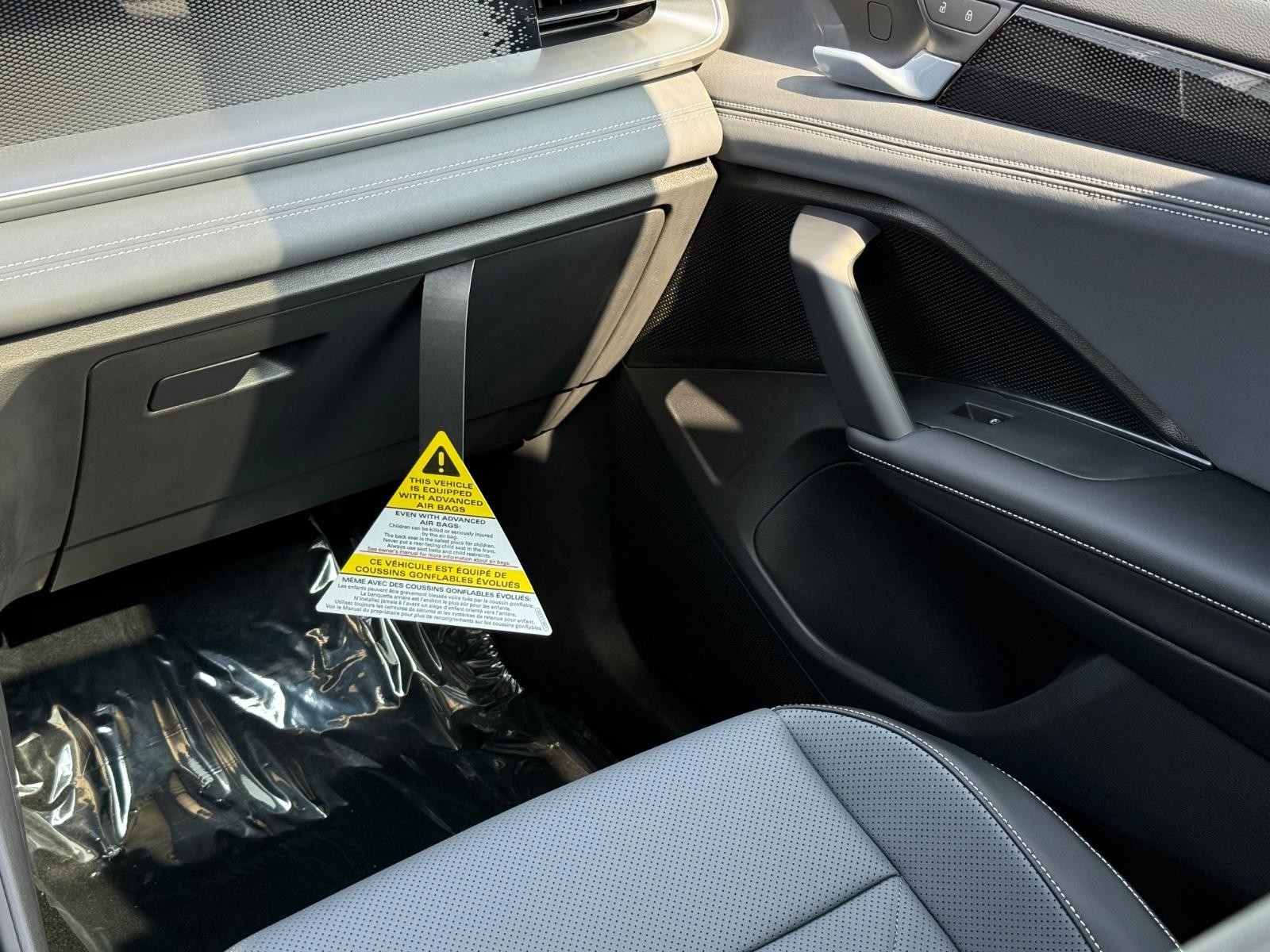 Volkswagen Tiguan Vehicle Image 09