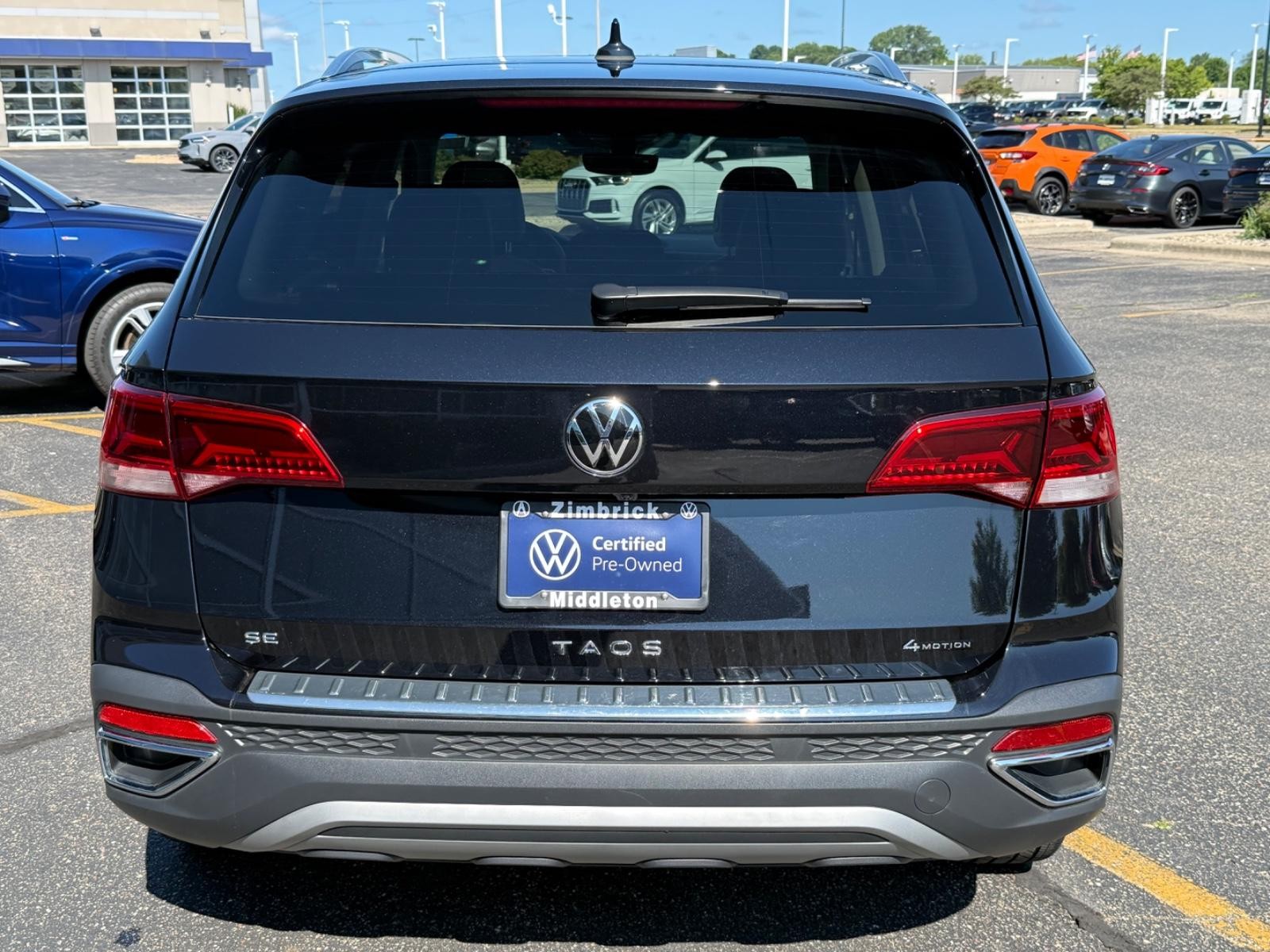 Volkswagen Taos Vehicle Image 04