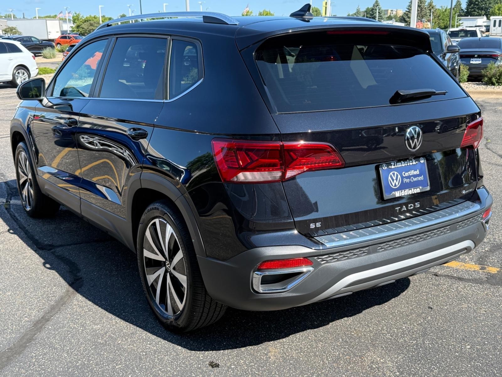 Volkswagen Taos Vehicle Image 06