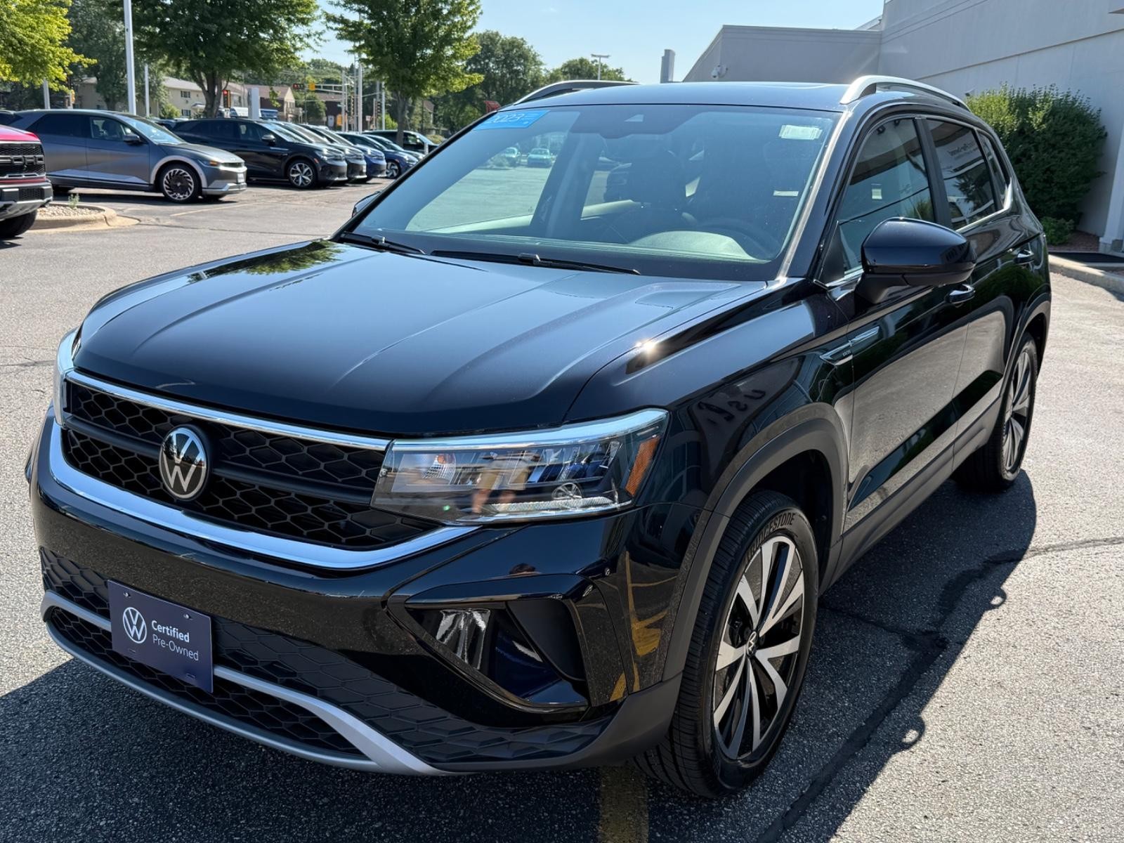 Volkswagen Taos Vehicle Image 08