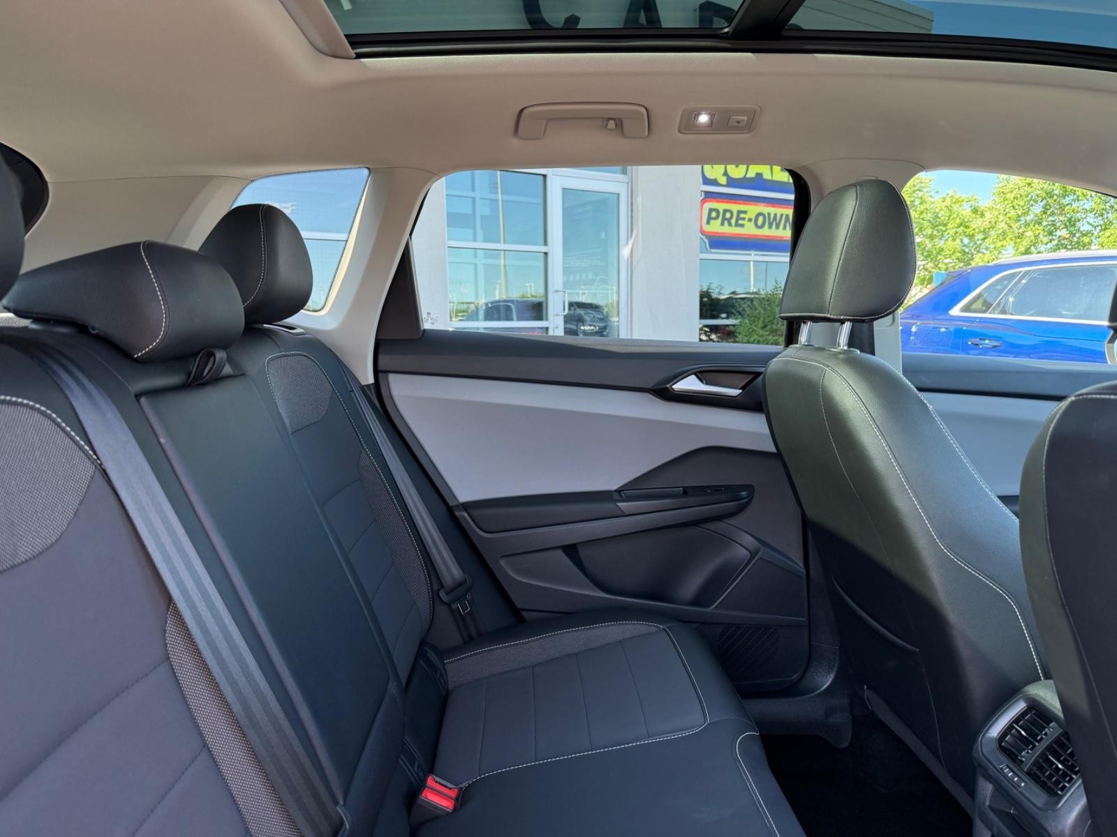 Volkswagen Taos Vehicle Image 10