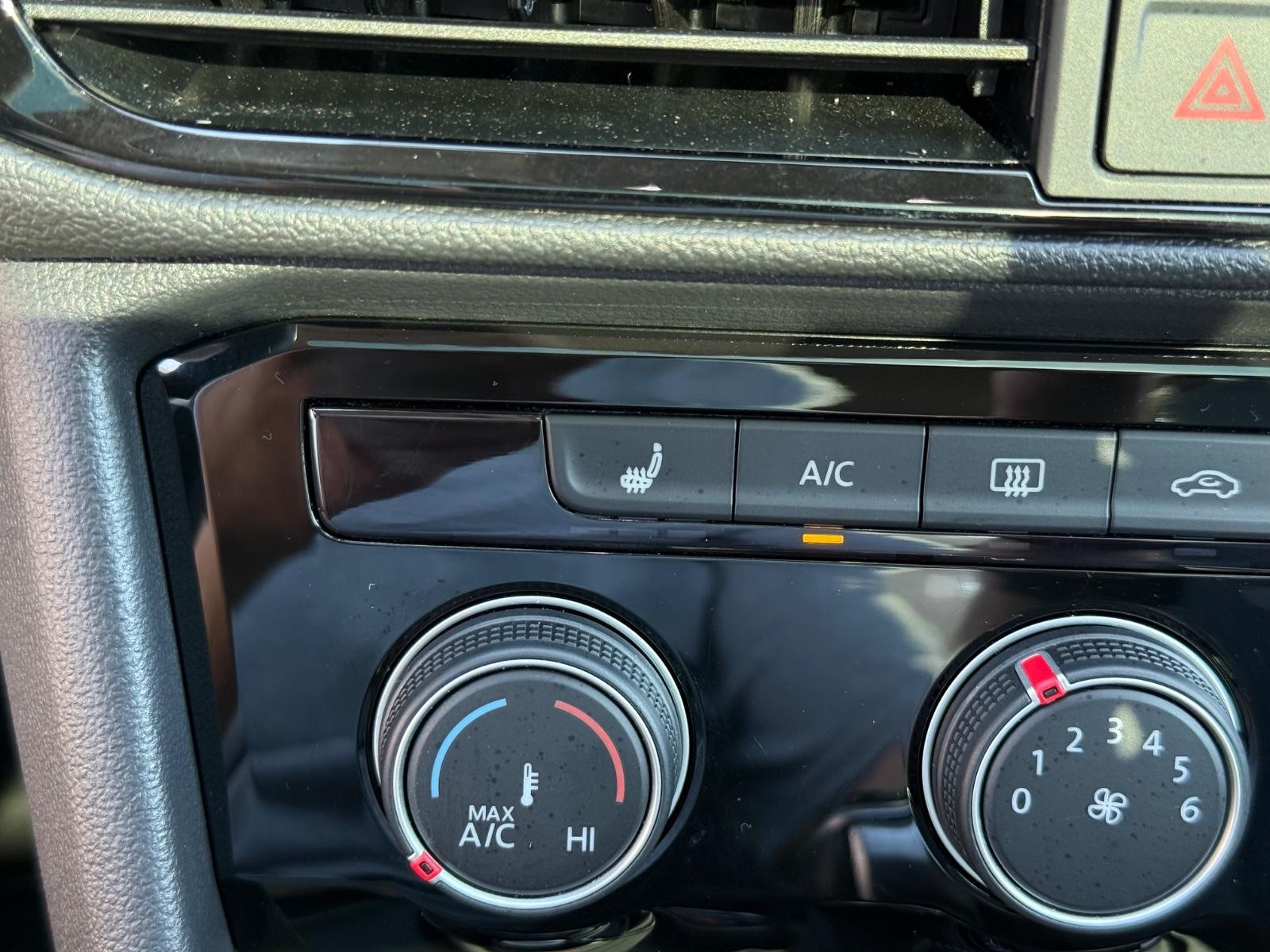 Volkswagen Taos Vehicle Image 20