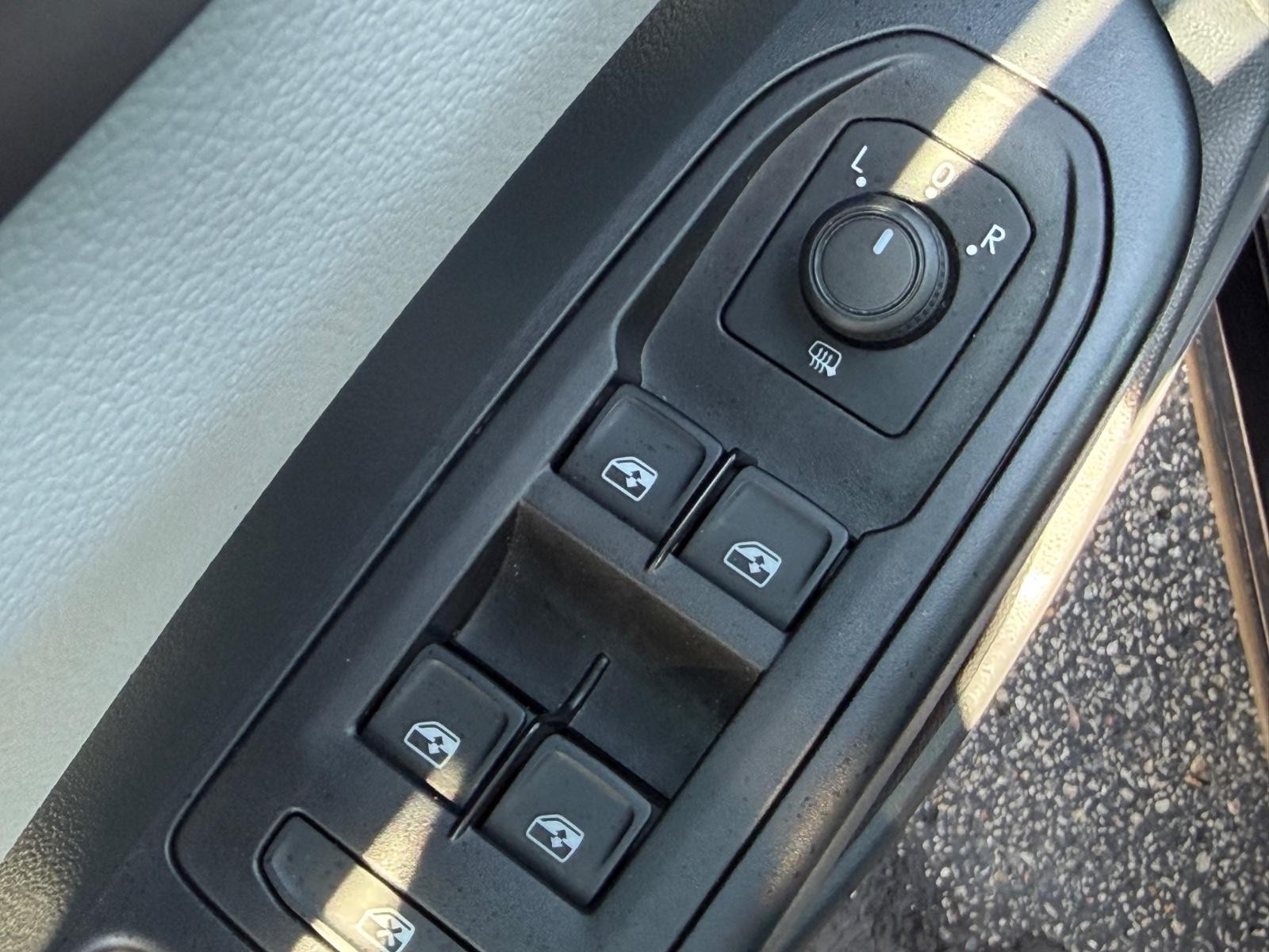 Volkswagen Taos Vehicle Image 22