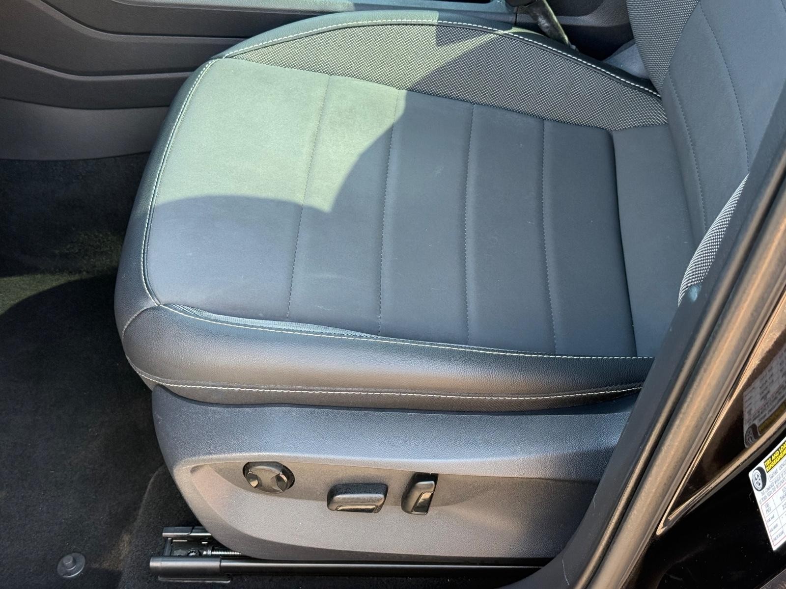 Volkswagen Taos Vehicle Image 23