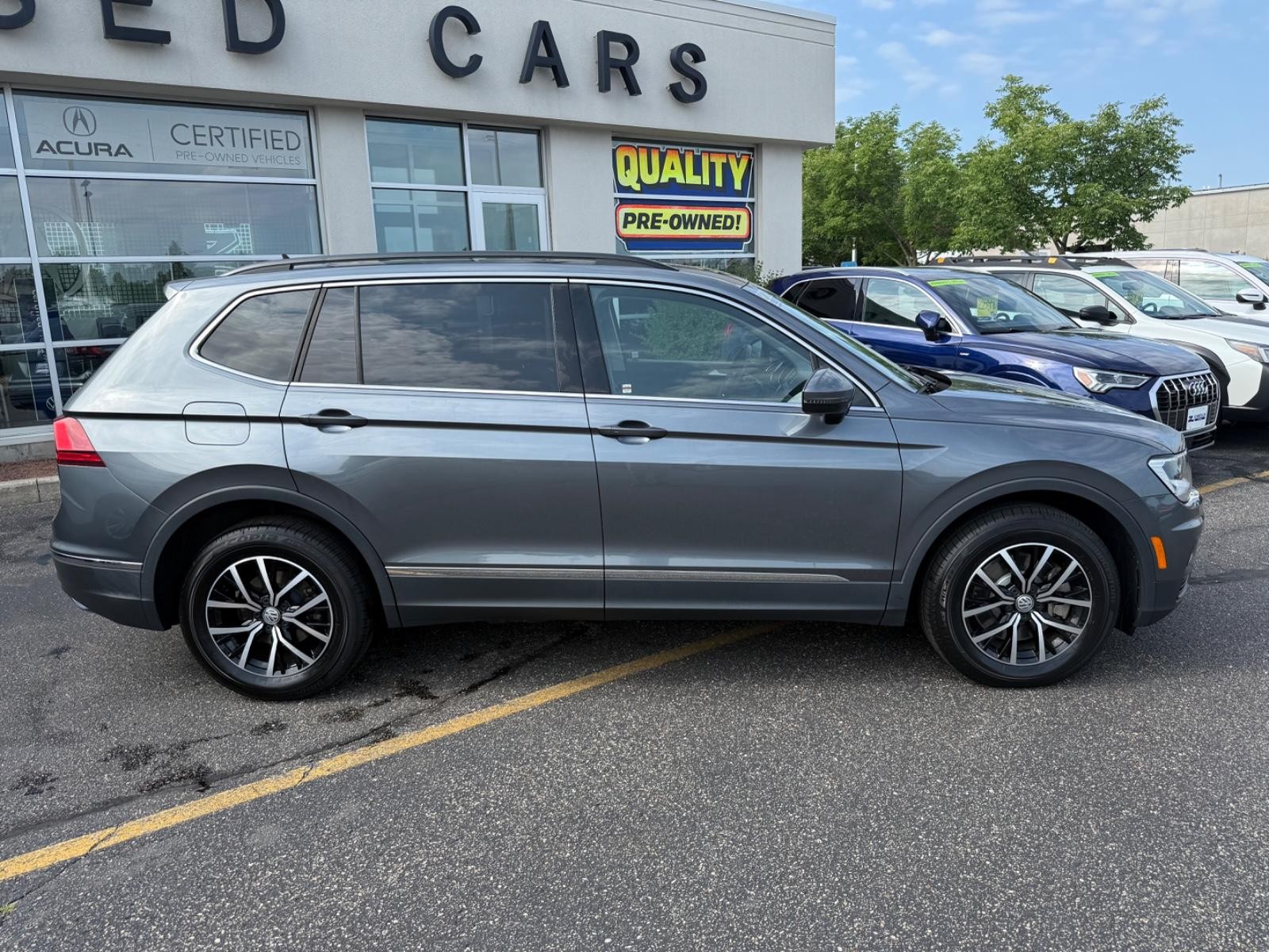 Volkswagen Tiguan Vehicle Image 02