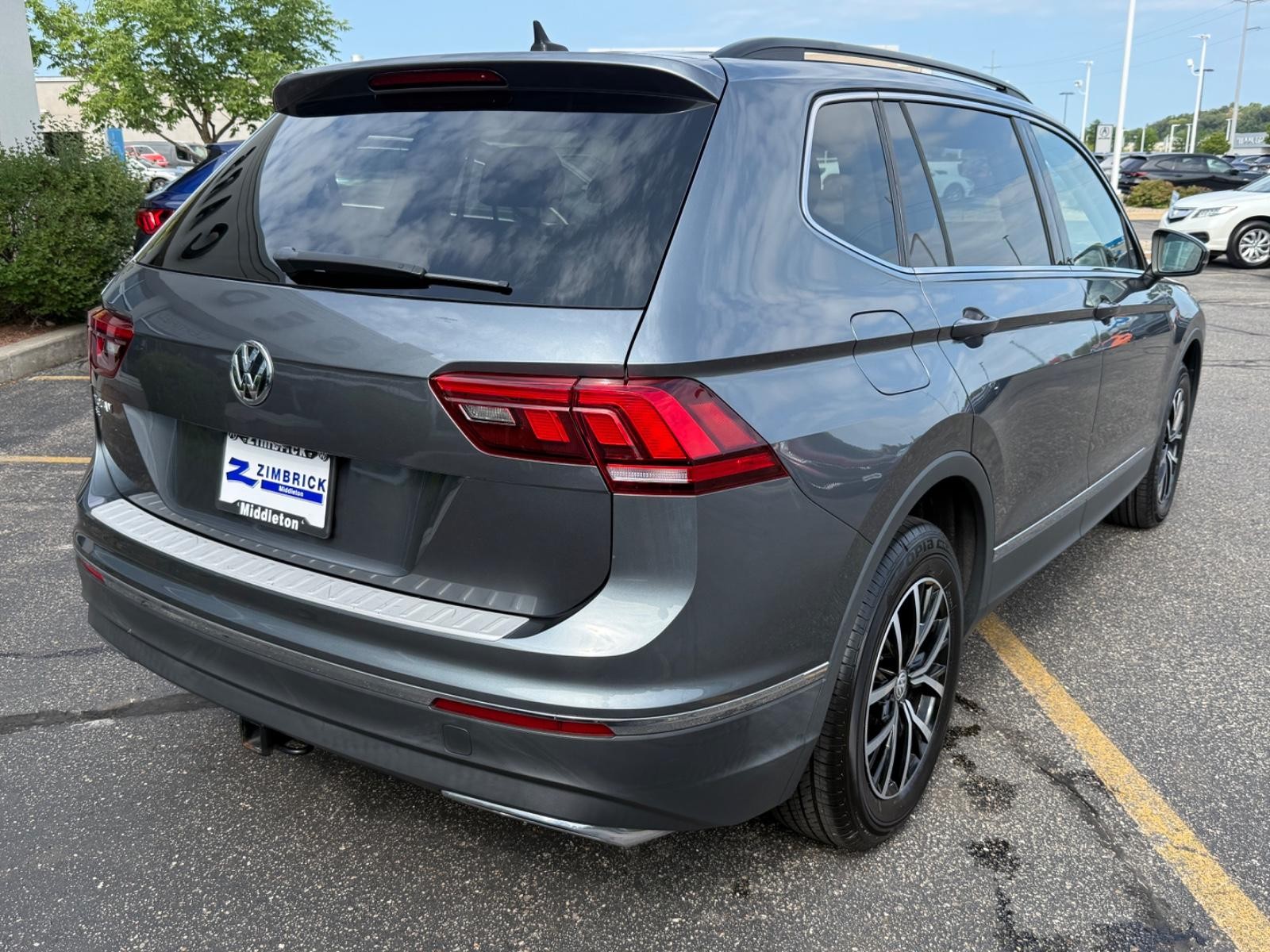 Volkswagen Tiguan Vehicle Image 03