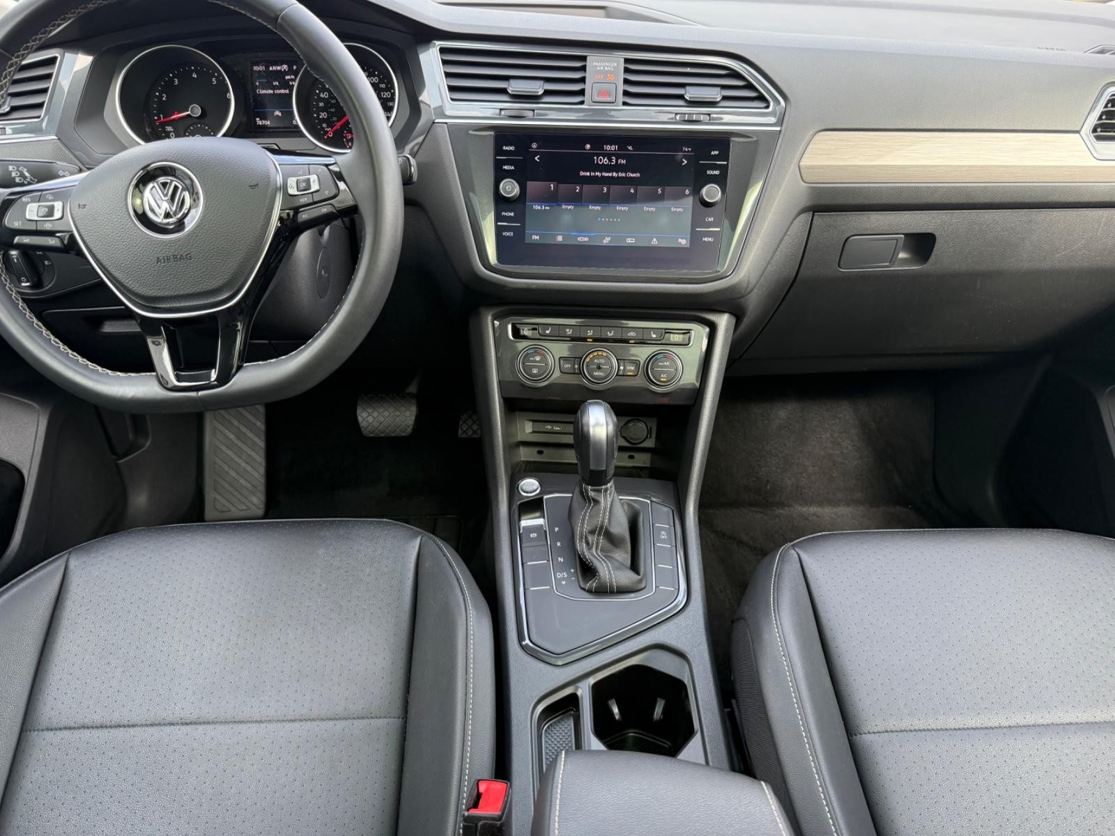 Volkswagen Tiguan Vehicle Image 11