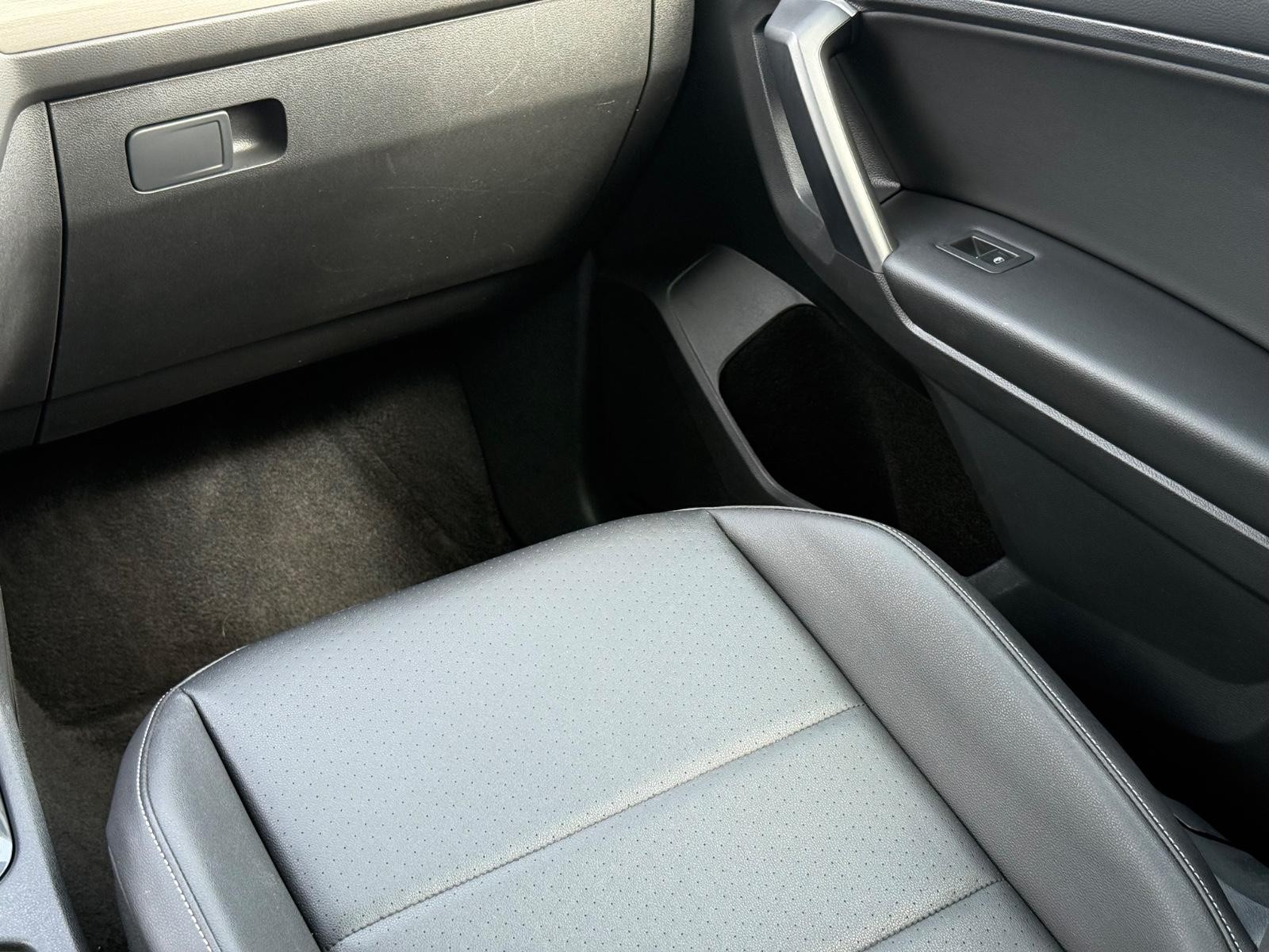 Volkswagen Tiguan Vehicle Image 15