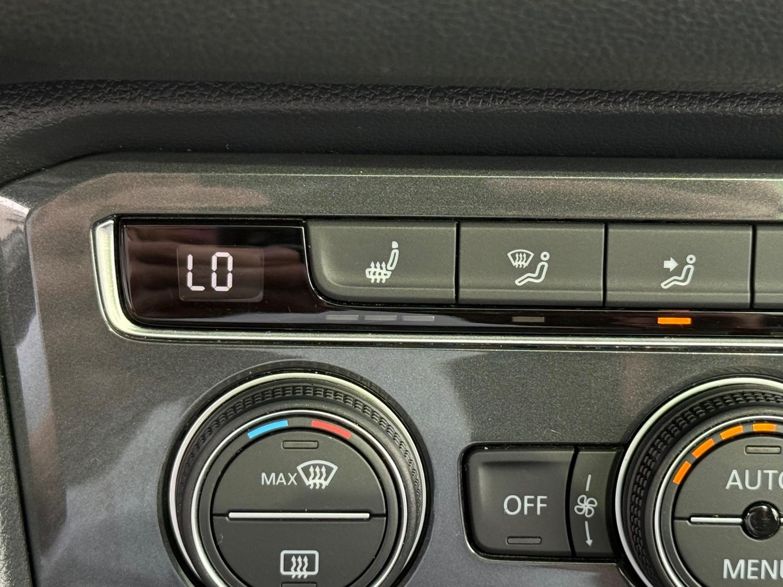 Volkswagen Tiguan Vehicle Image 20