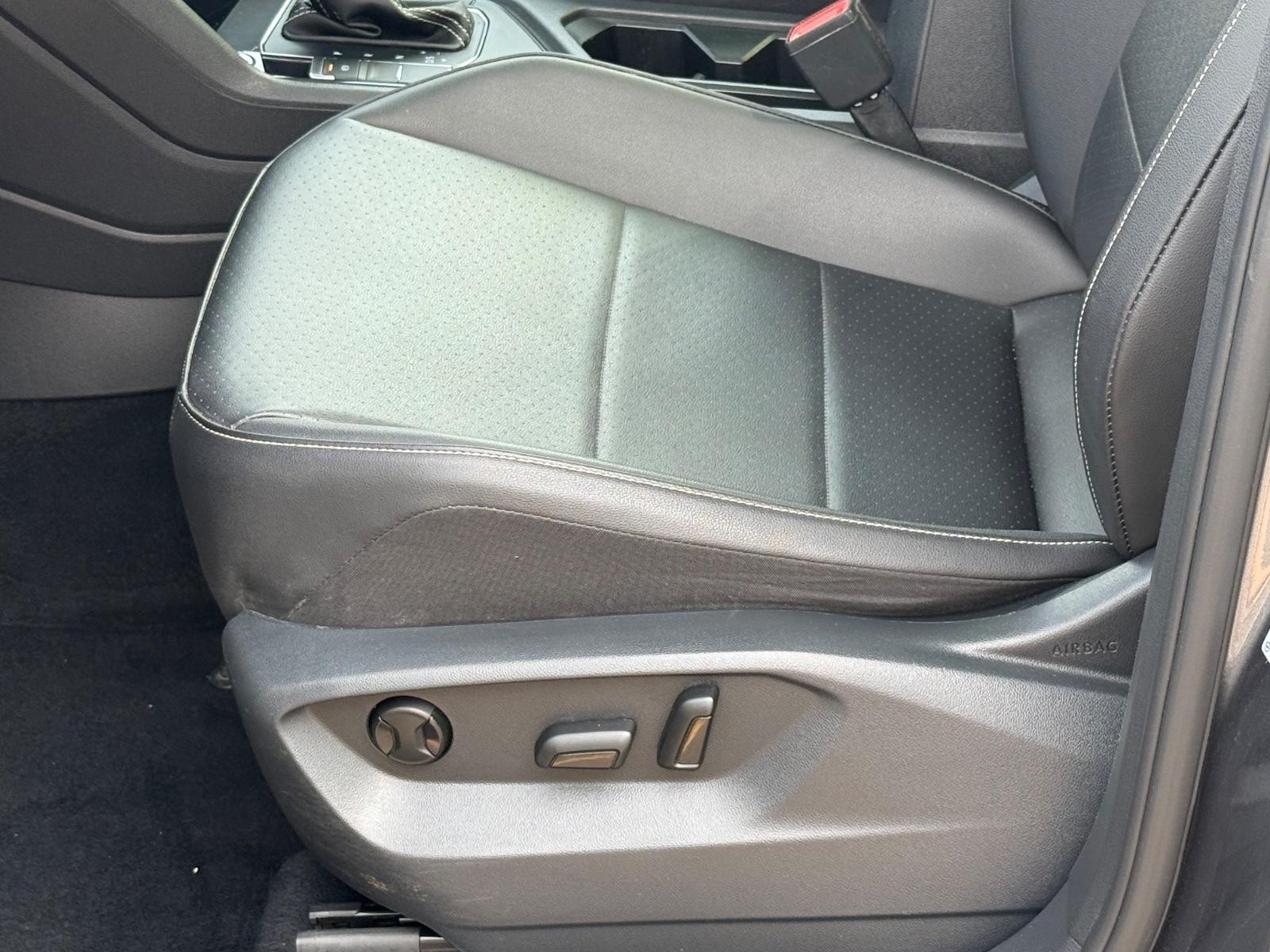 Volkswagen Tiguan Vehicle Image 23
