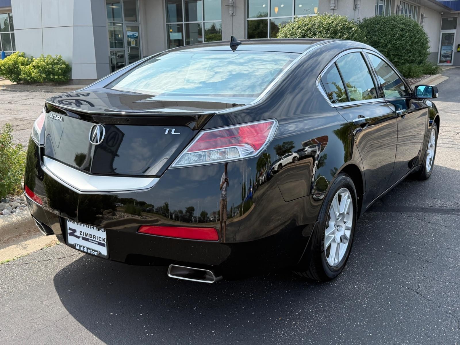 Acura TL Vehicle Full-screen Gallery Image 03