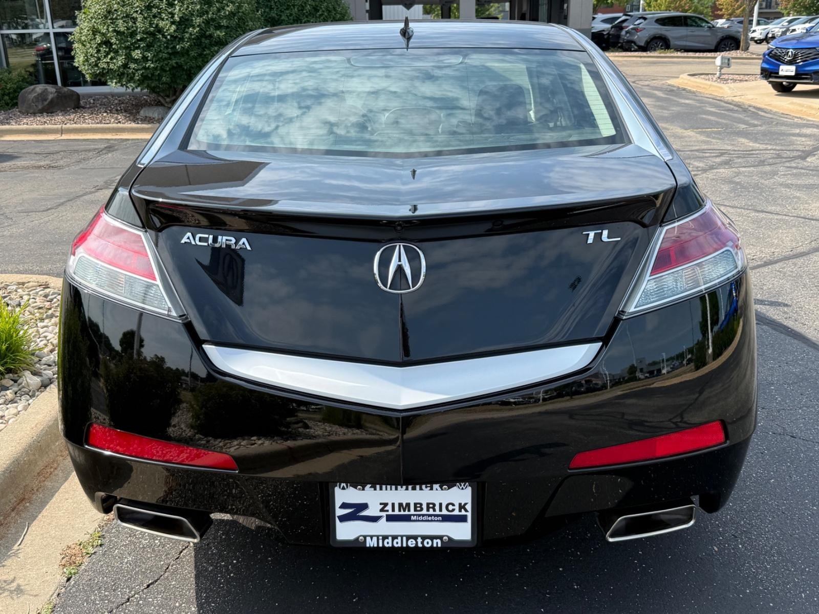 Acura TL Vehicle Full-screen Gallery Image 04