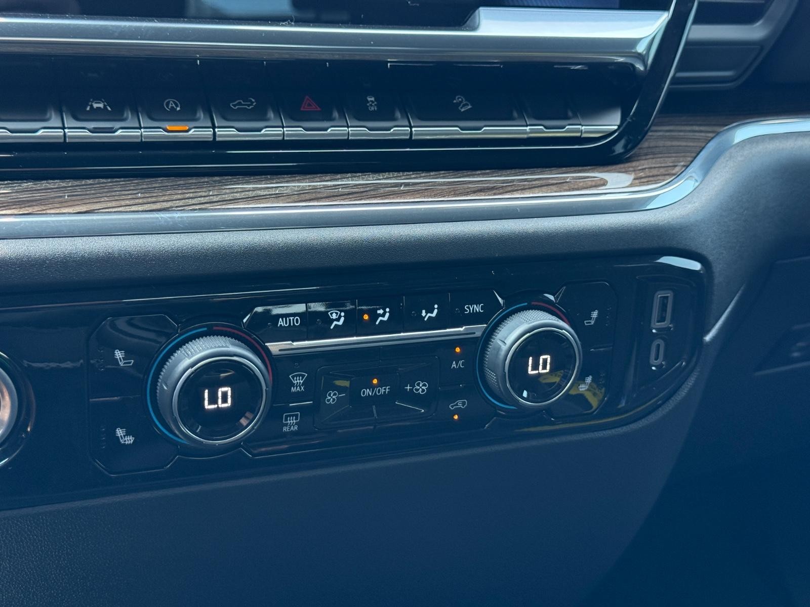 Chevrolet Silverado 1500 Vehicle Image 19