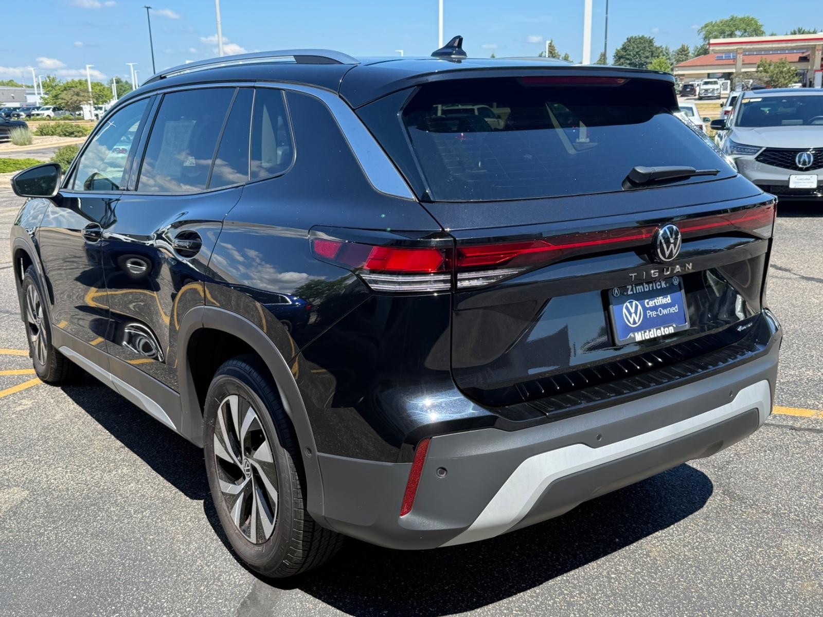 Volkswagen Tiguan Vehicle Image 06