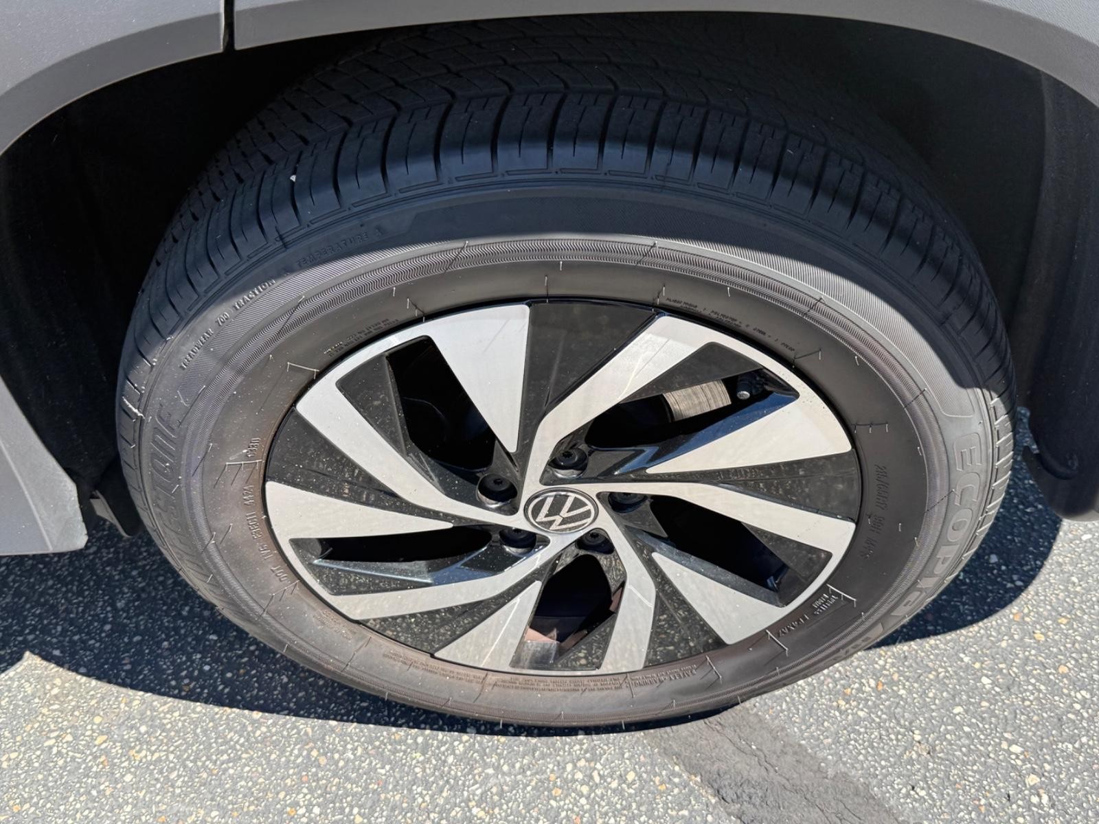 Volkswagen Tiguan Vehicle Image 07