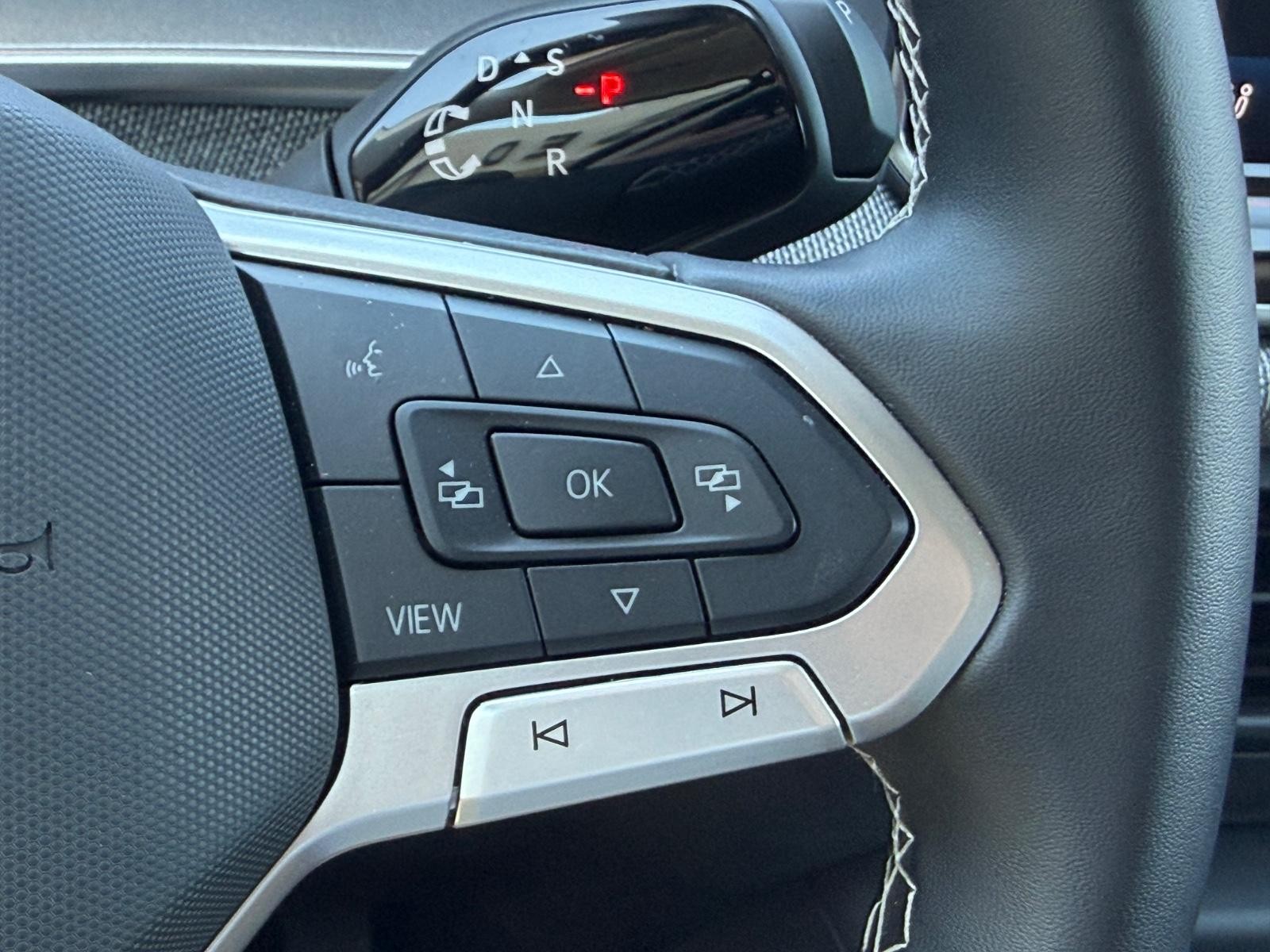 Volkswagen Tiguan Vehicle Image 16