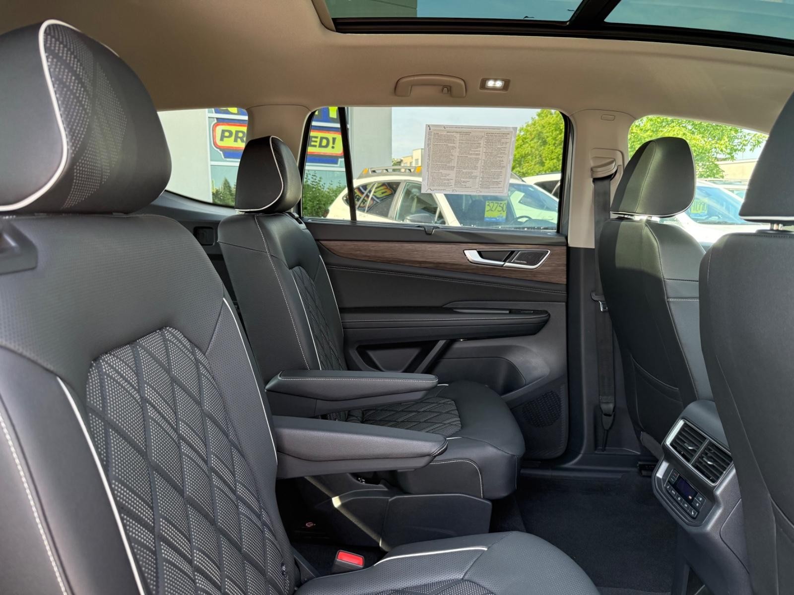 Volkswagen Atlas Vehicle Image 10