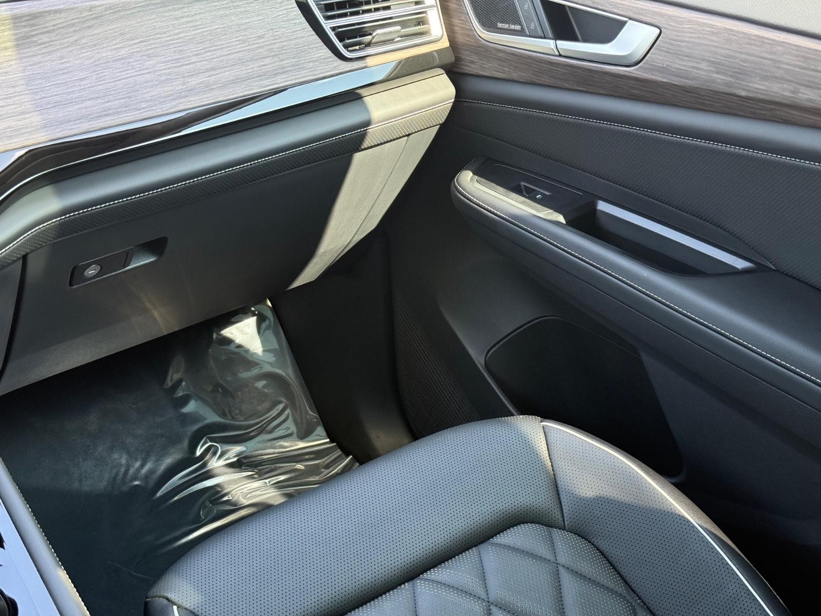 Volkswagen Atlas Vehicle Image 15