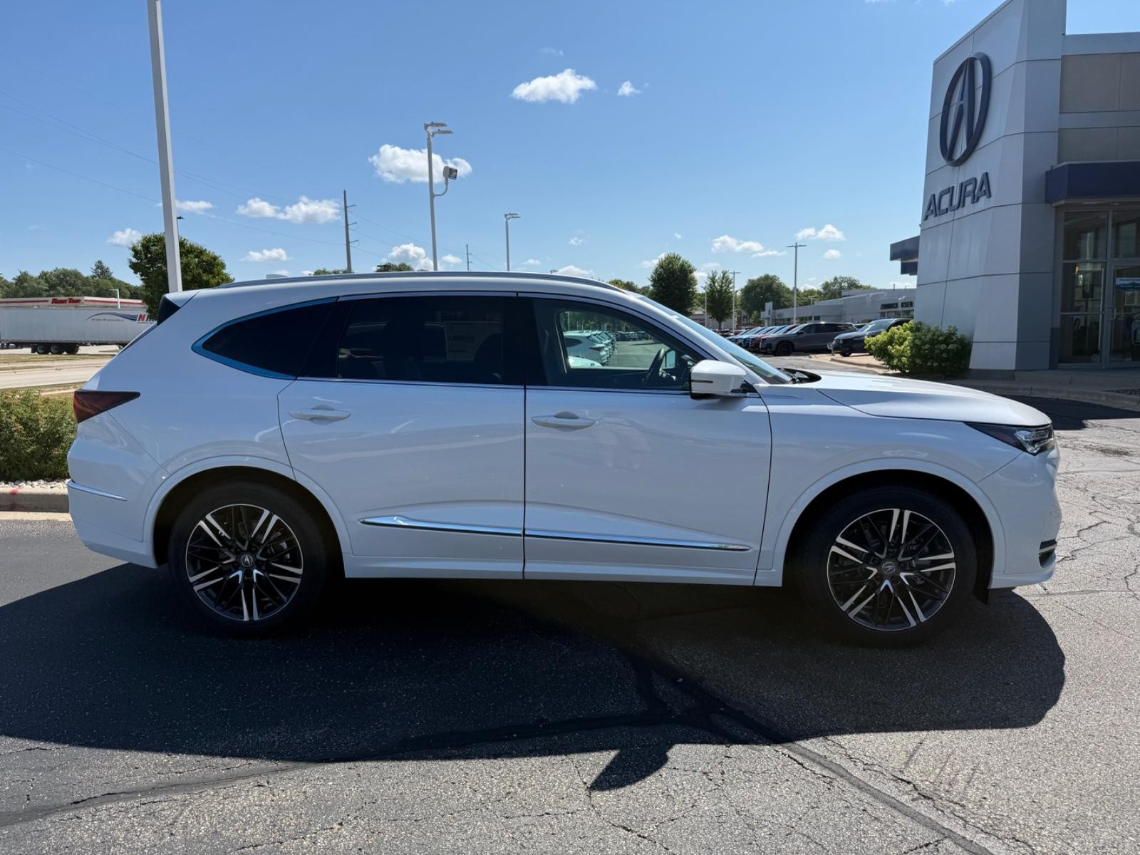 Acura MDX Vehicle Image 02