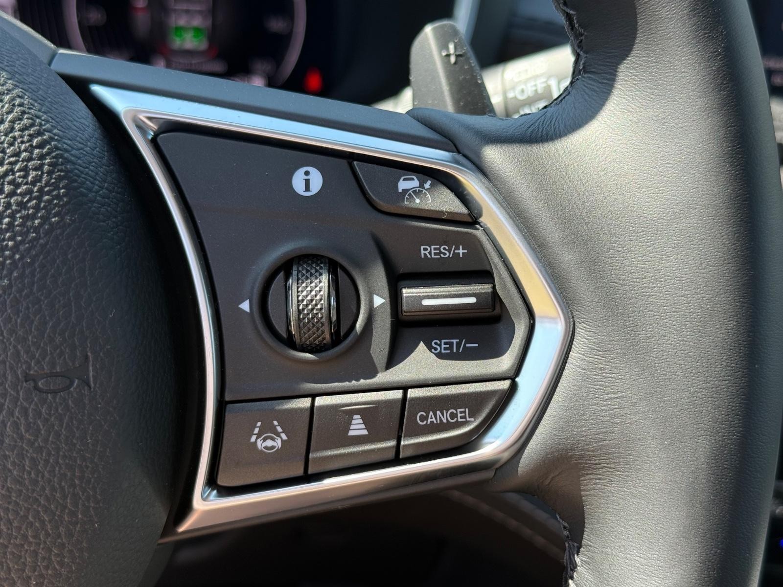 Acura MDX Vehicle Image 13