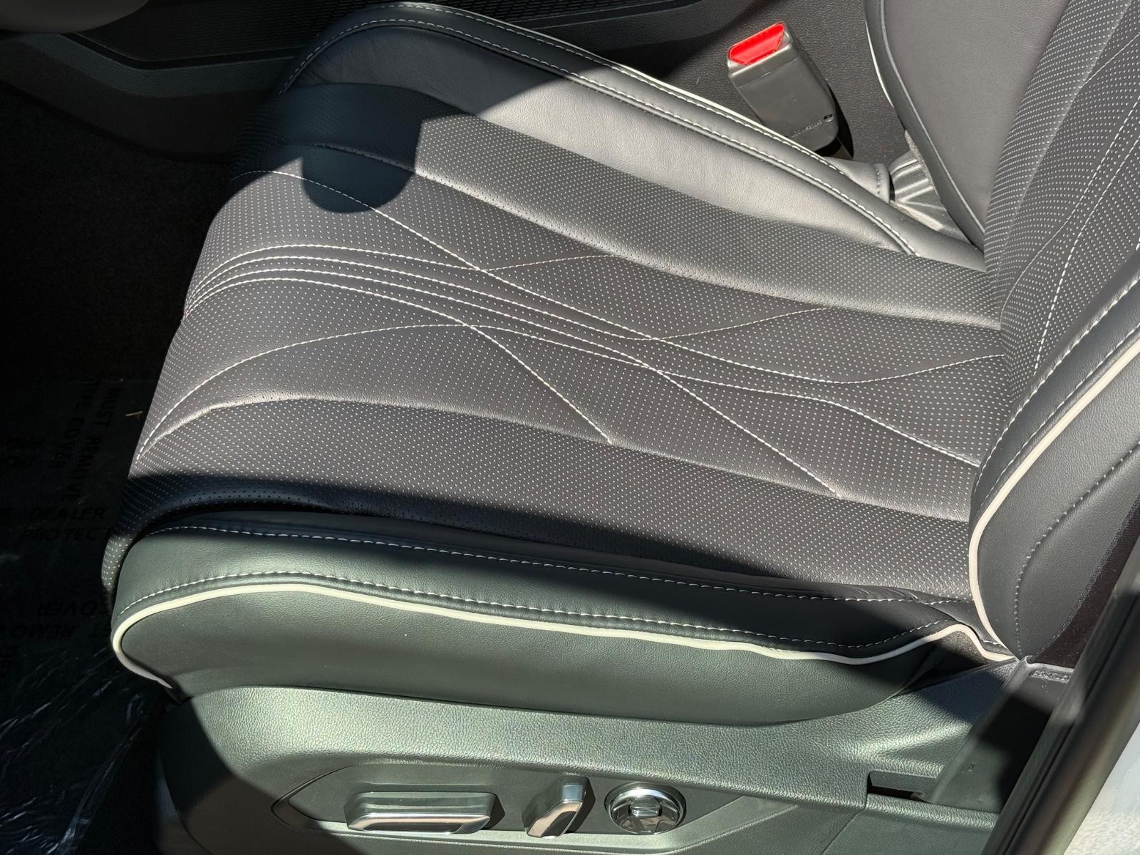 Acura MDX Vehicle Image 17