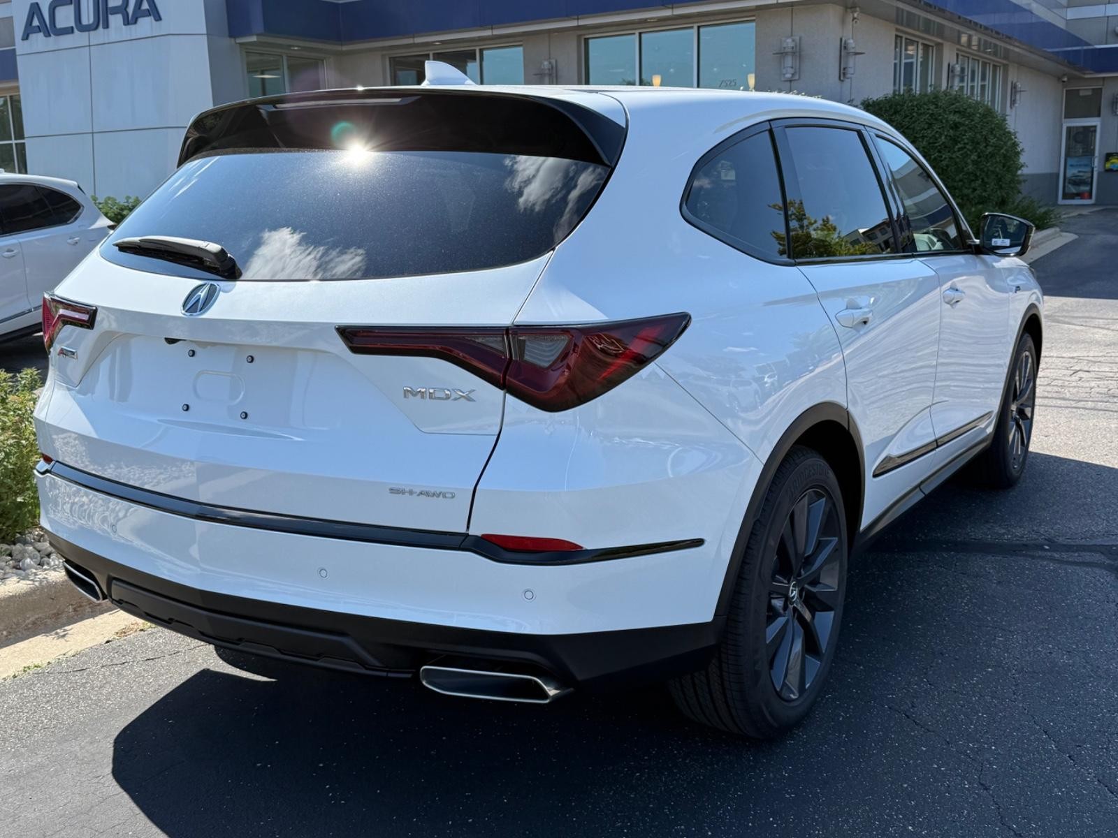 Acura MDX Vehicle Image 03