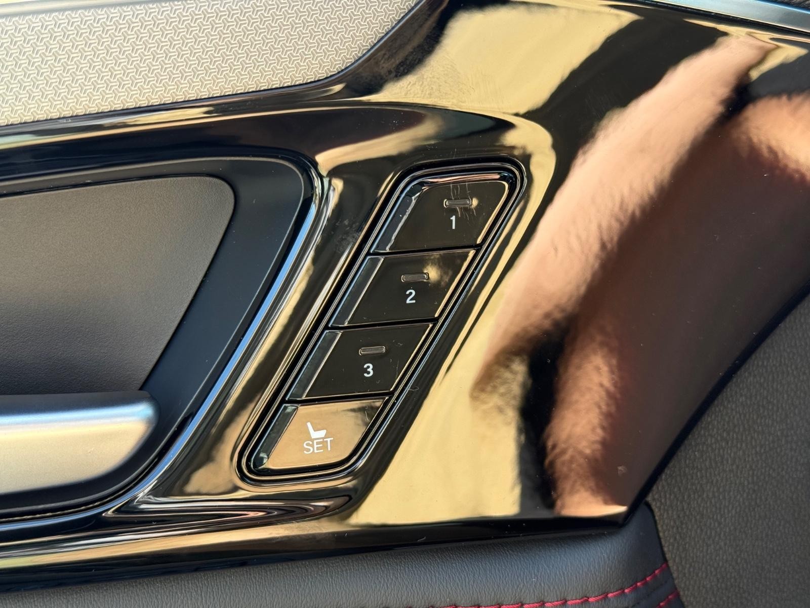 Acura MDX Vehicle Image 10
