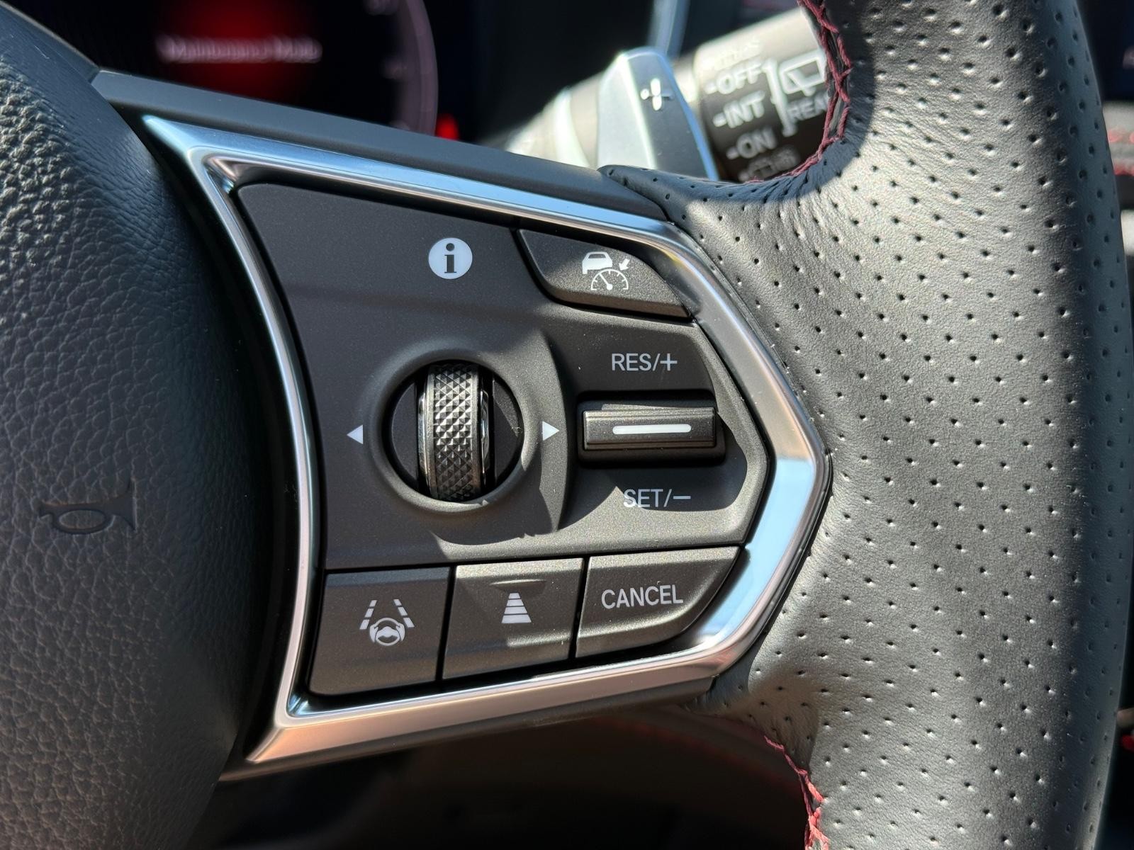 Acura MDX Vehicle Image 12