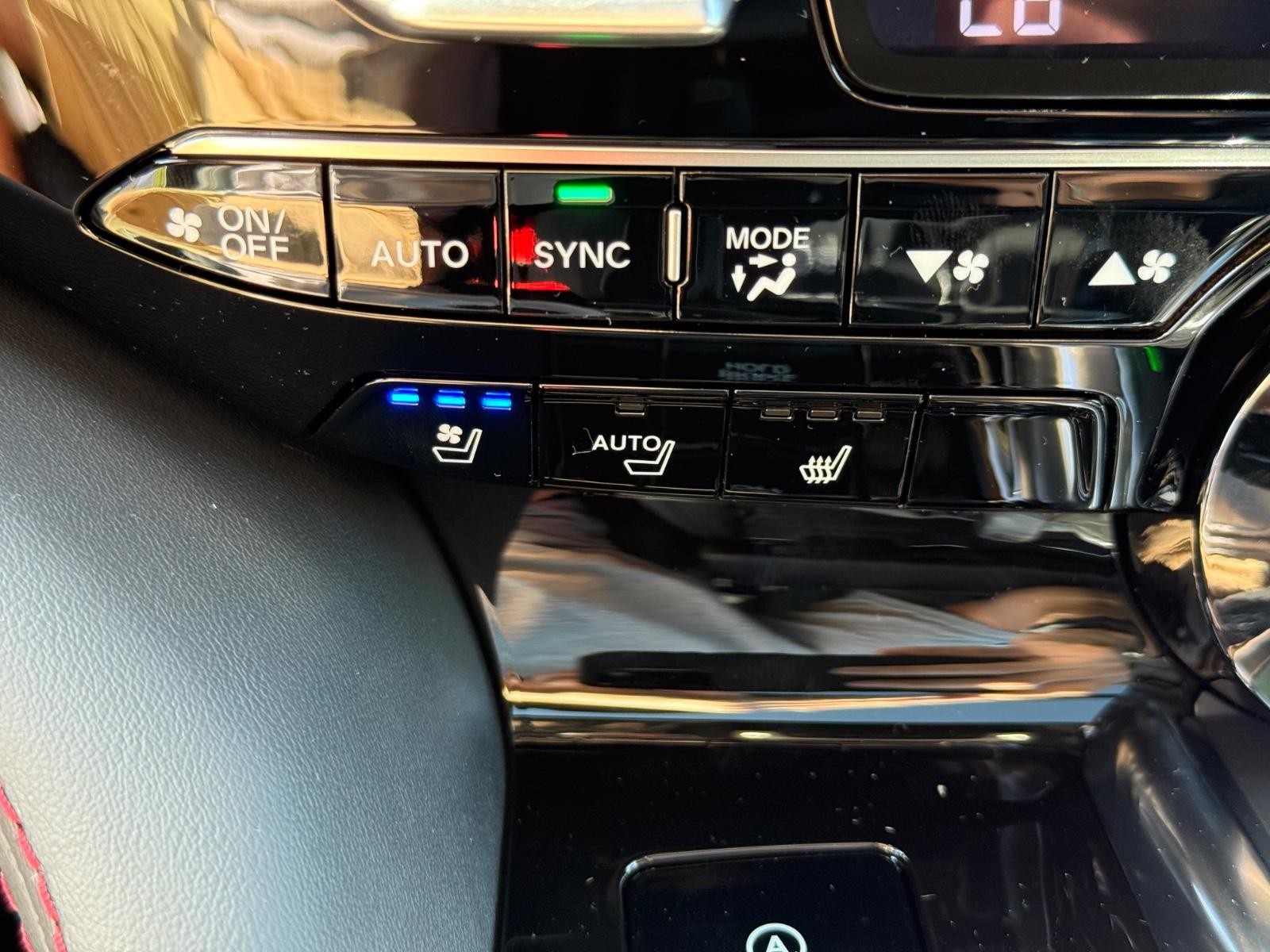 Acura MDX Vehicle Image 14