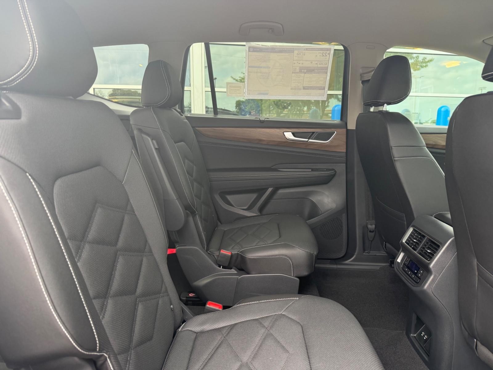 Volkswagen Atlas Vehicle Image 05