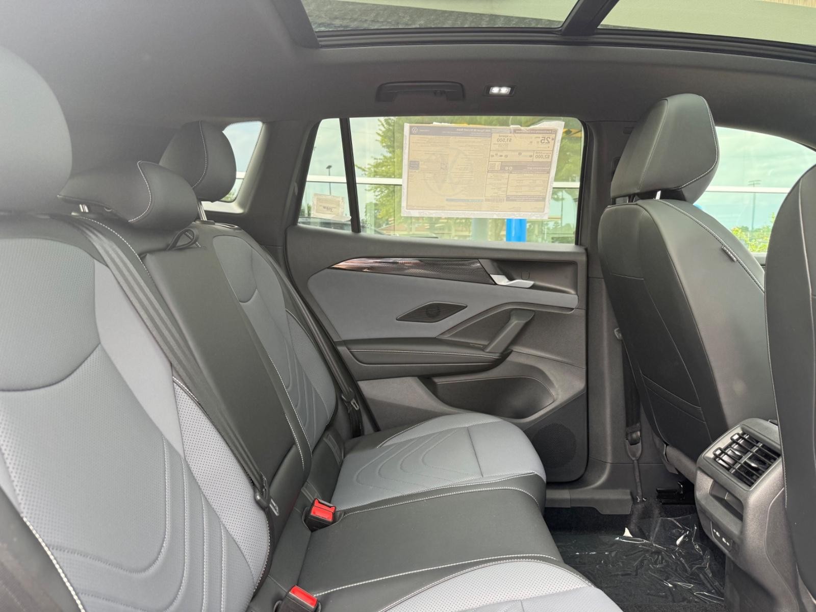 Volkswagen Tiguan Vehicle Image 05