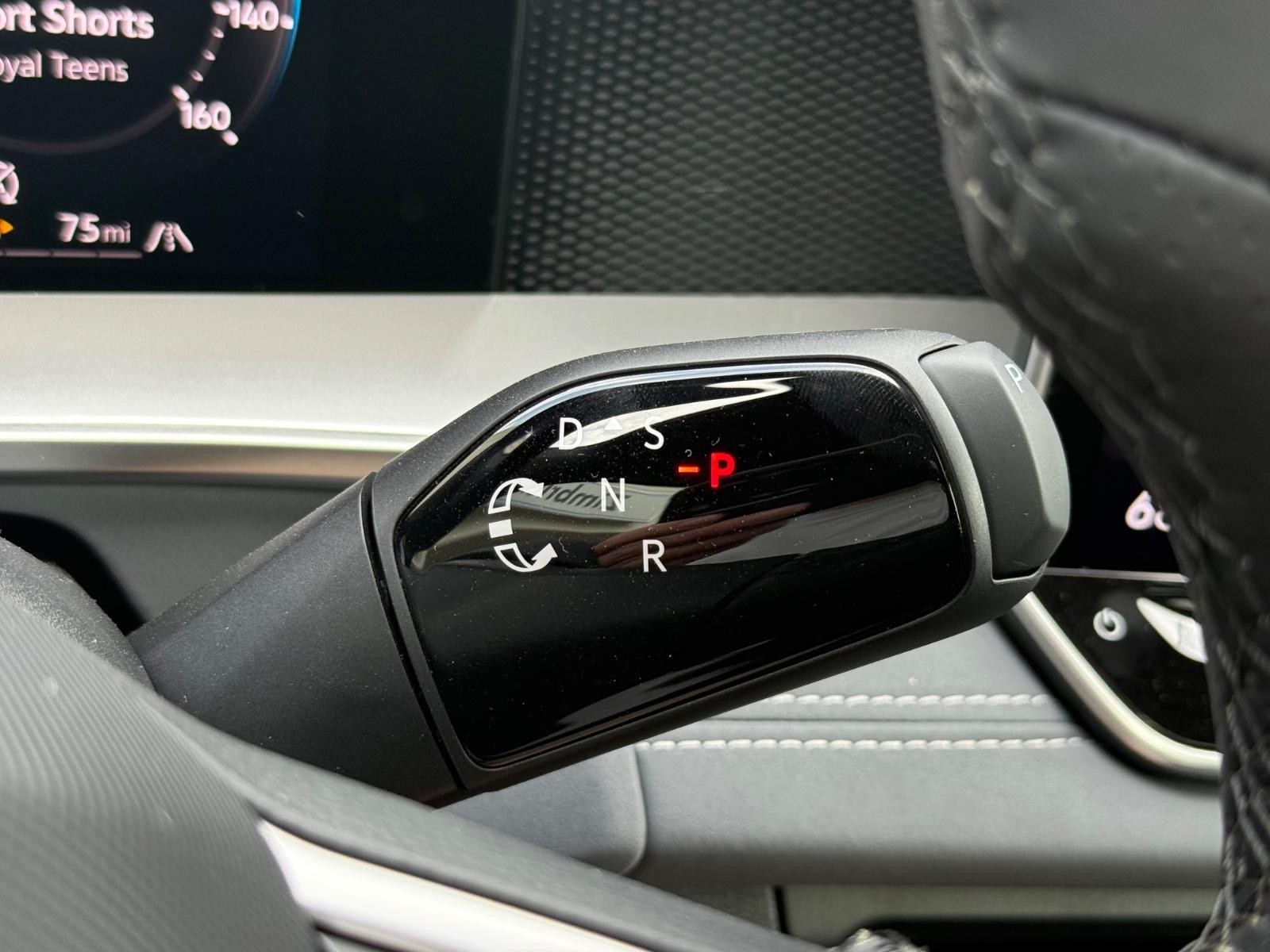 Volkswagen Tiguan Vehicle Image 12
