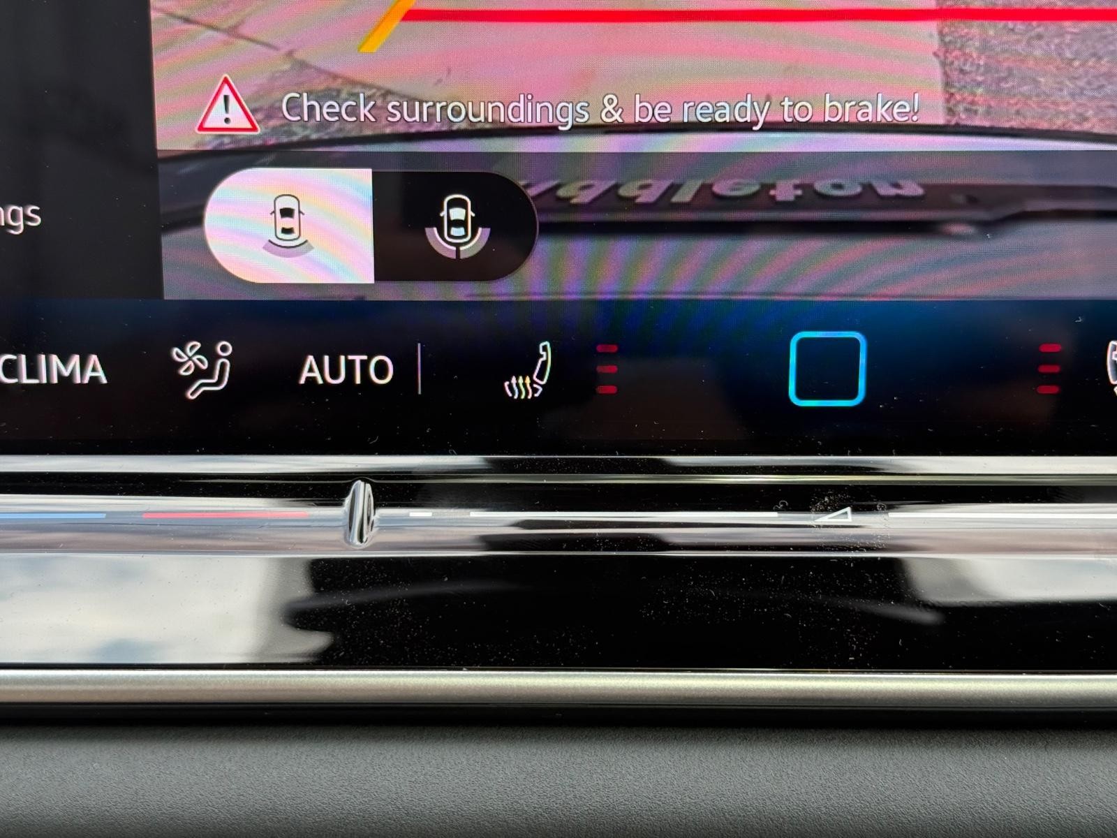 Volkswagen Tiguan Vehicle Image 14