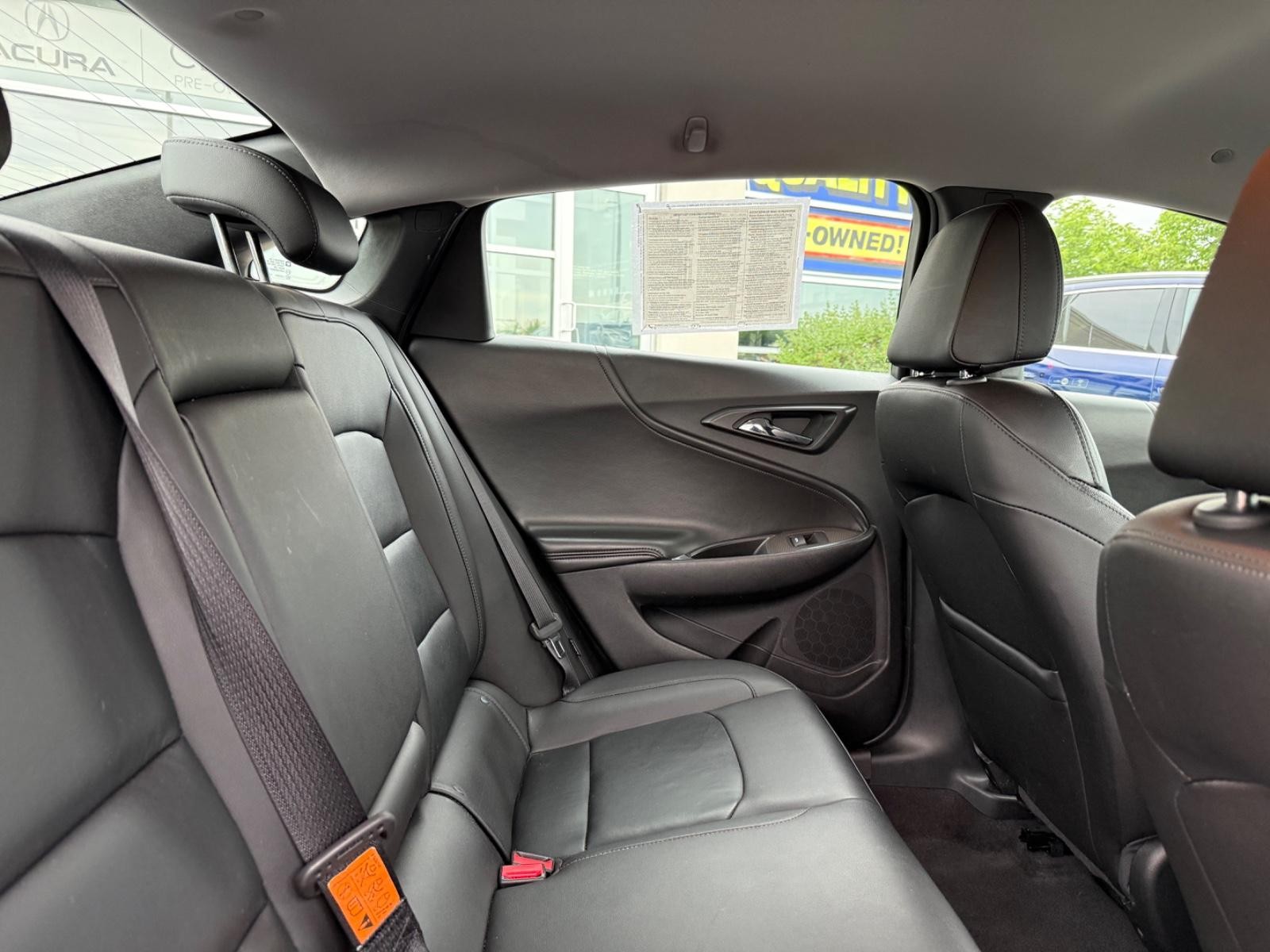Chevrolet Malibu Vehicle Image 10