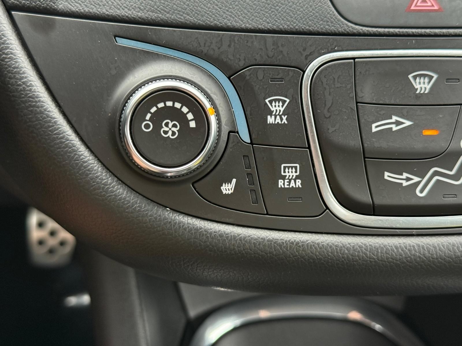 Chevrolet Malibu Vehicle Image 20