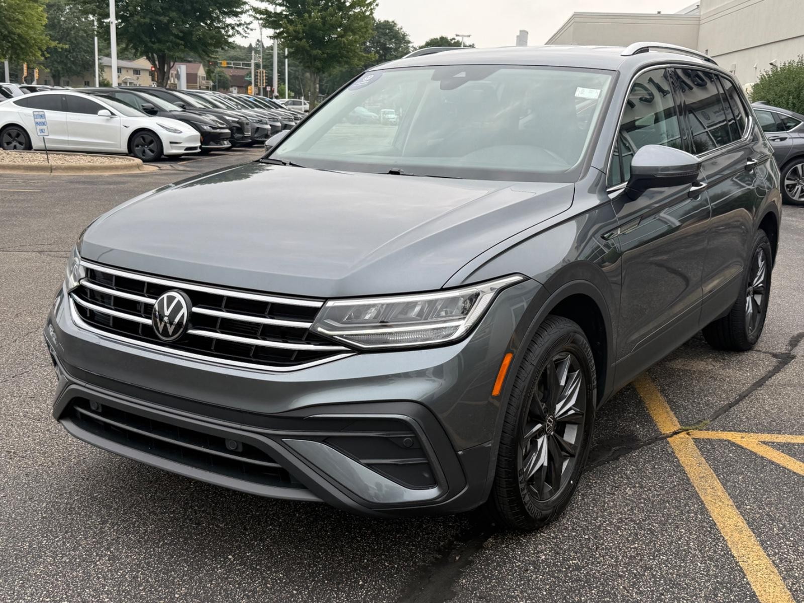 Volkswagen Tiguan Vehicle Image 08