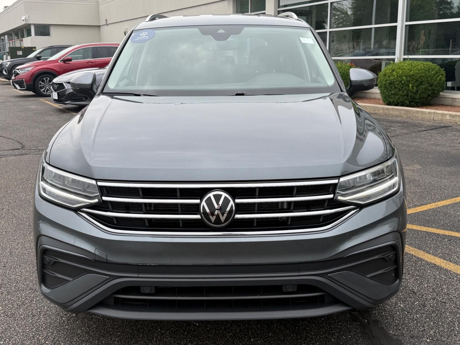 Volkswagen Tiguan Vehicle Image 09