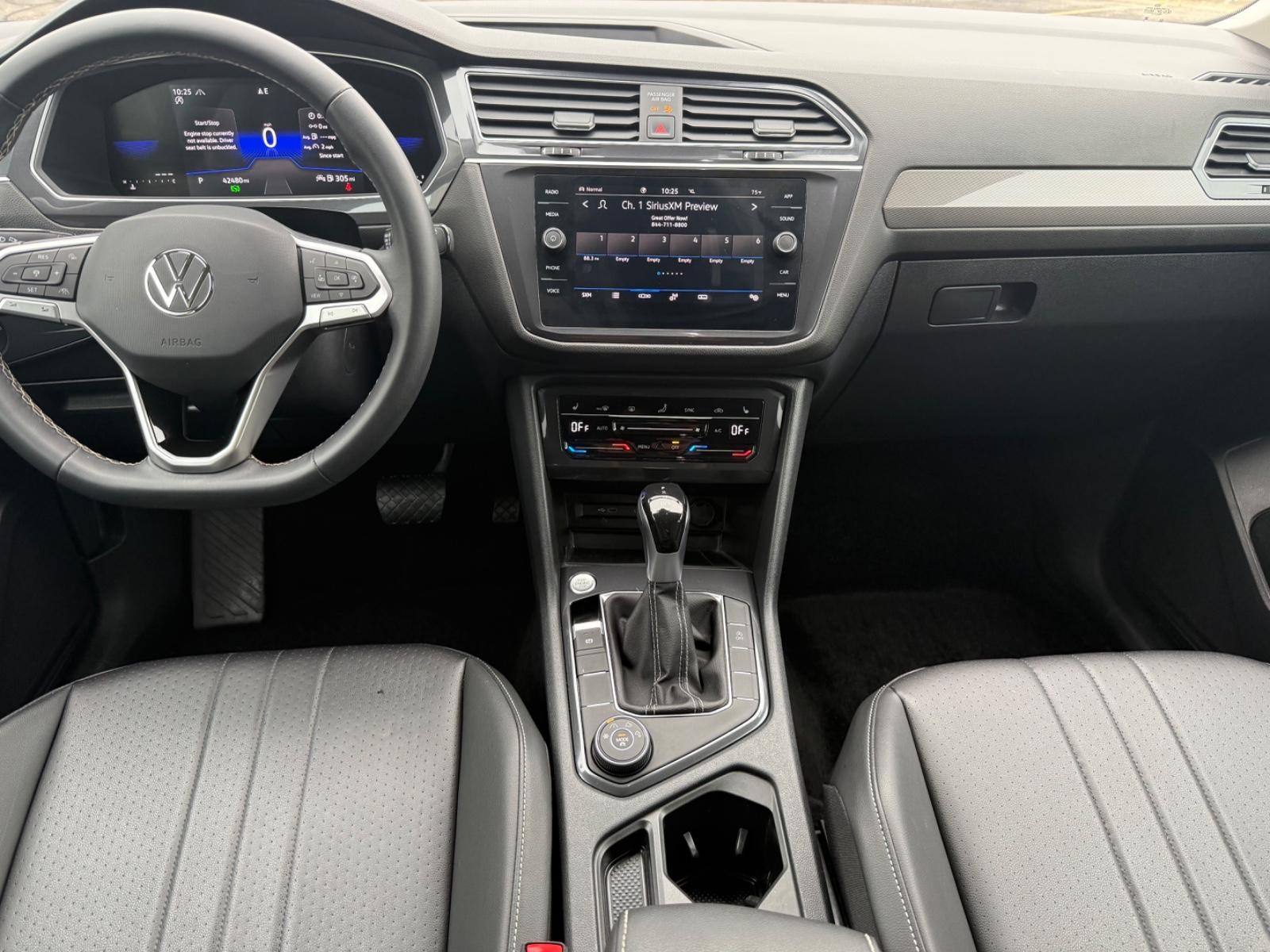 Volkswagen Tiguan Vehicle Image 11