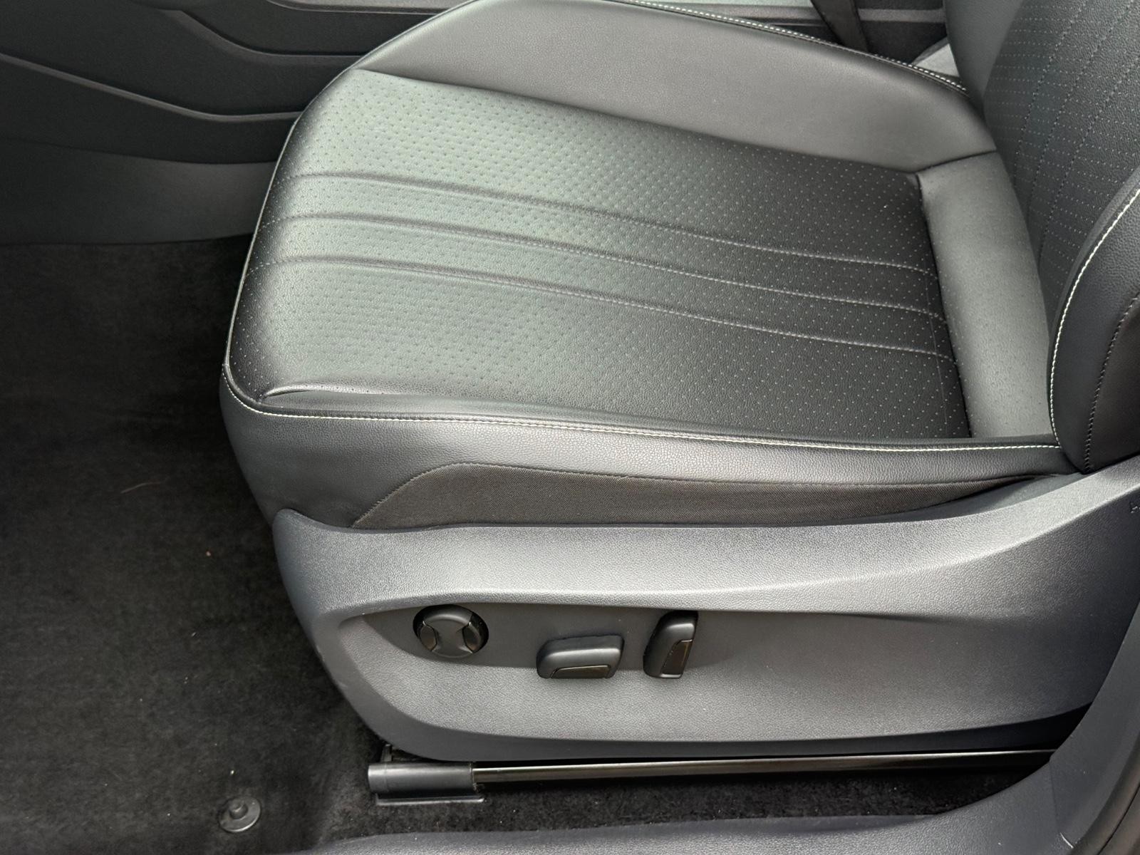 Volkswagen Tiguan Vehicle Image 22