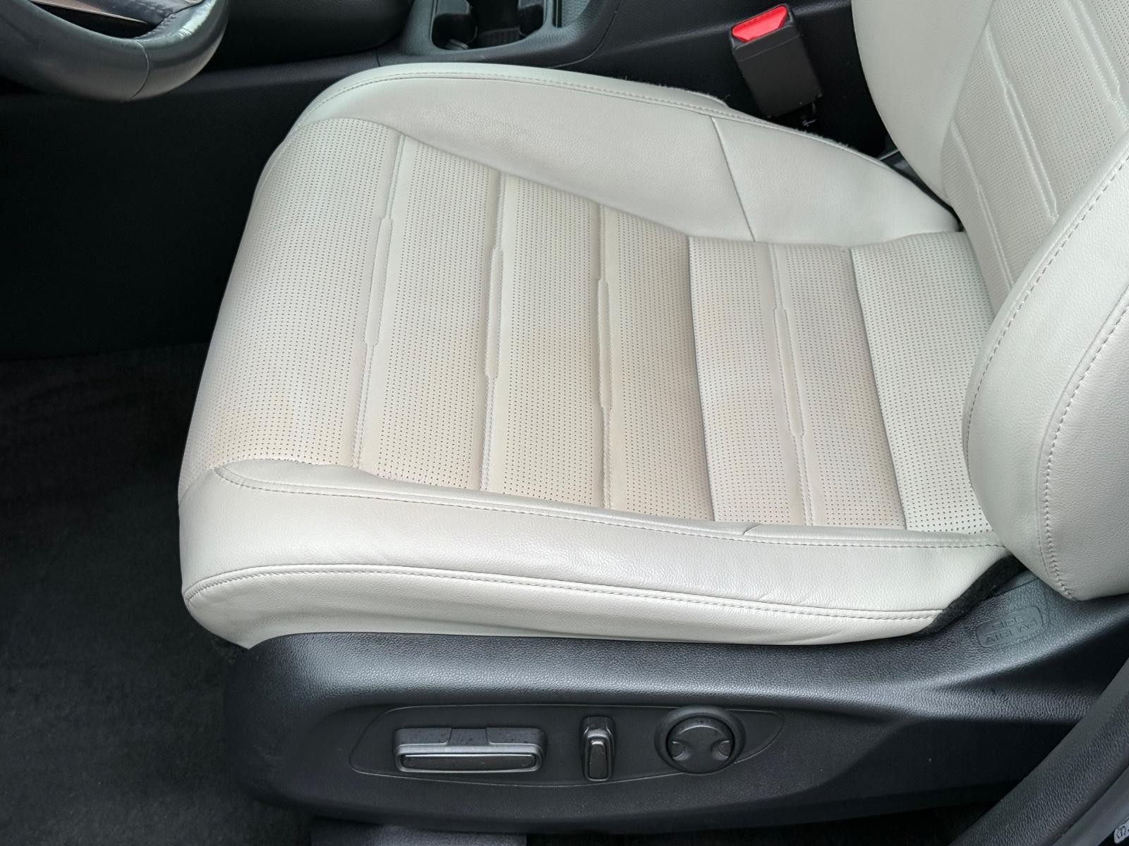 Honda CR-V Vehicle Image 23