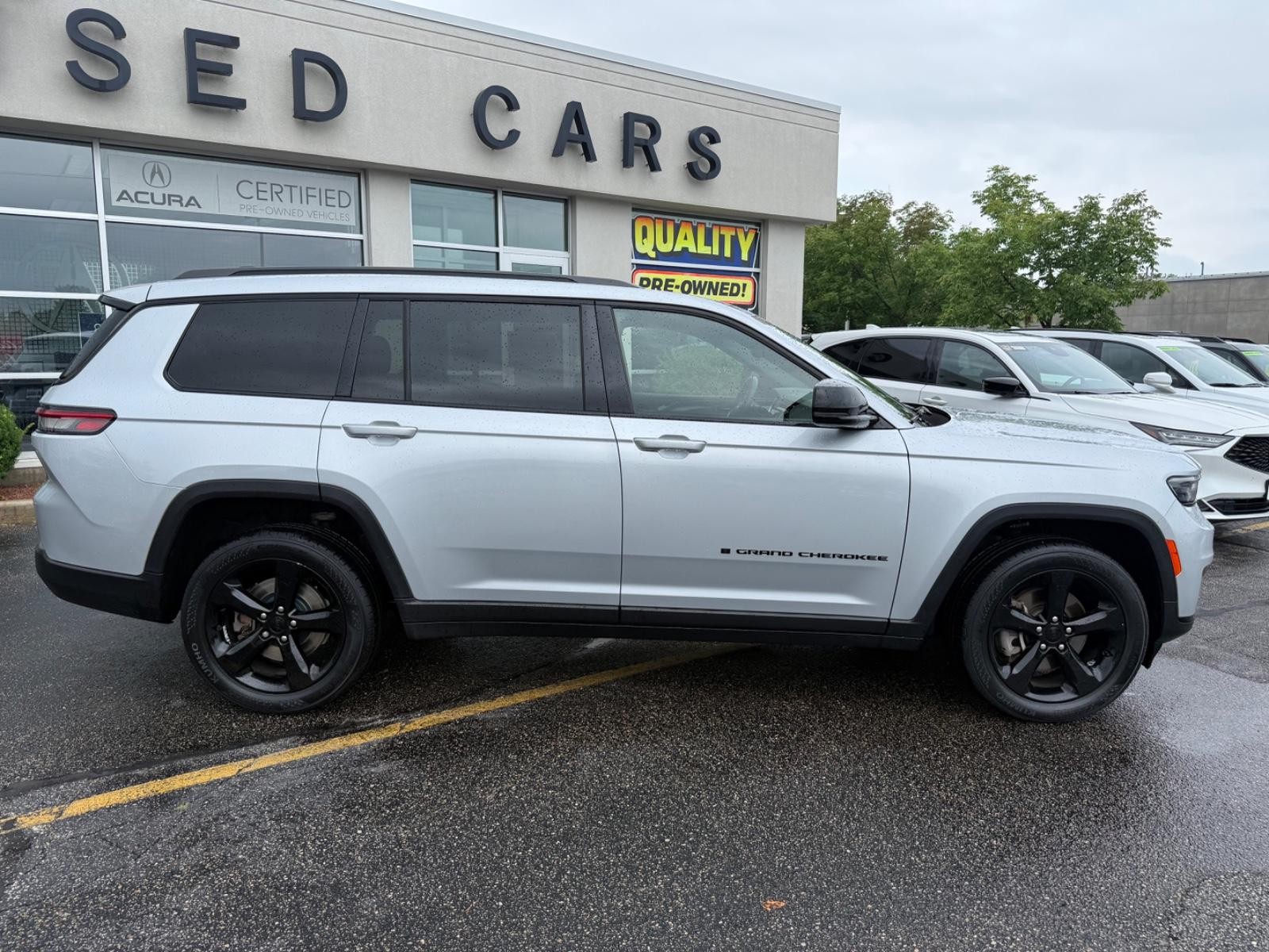 Jeep Grand Cherokee L Vehicle Image 02