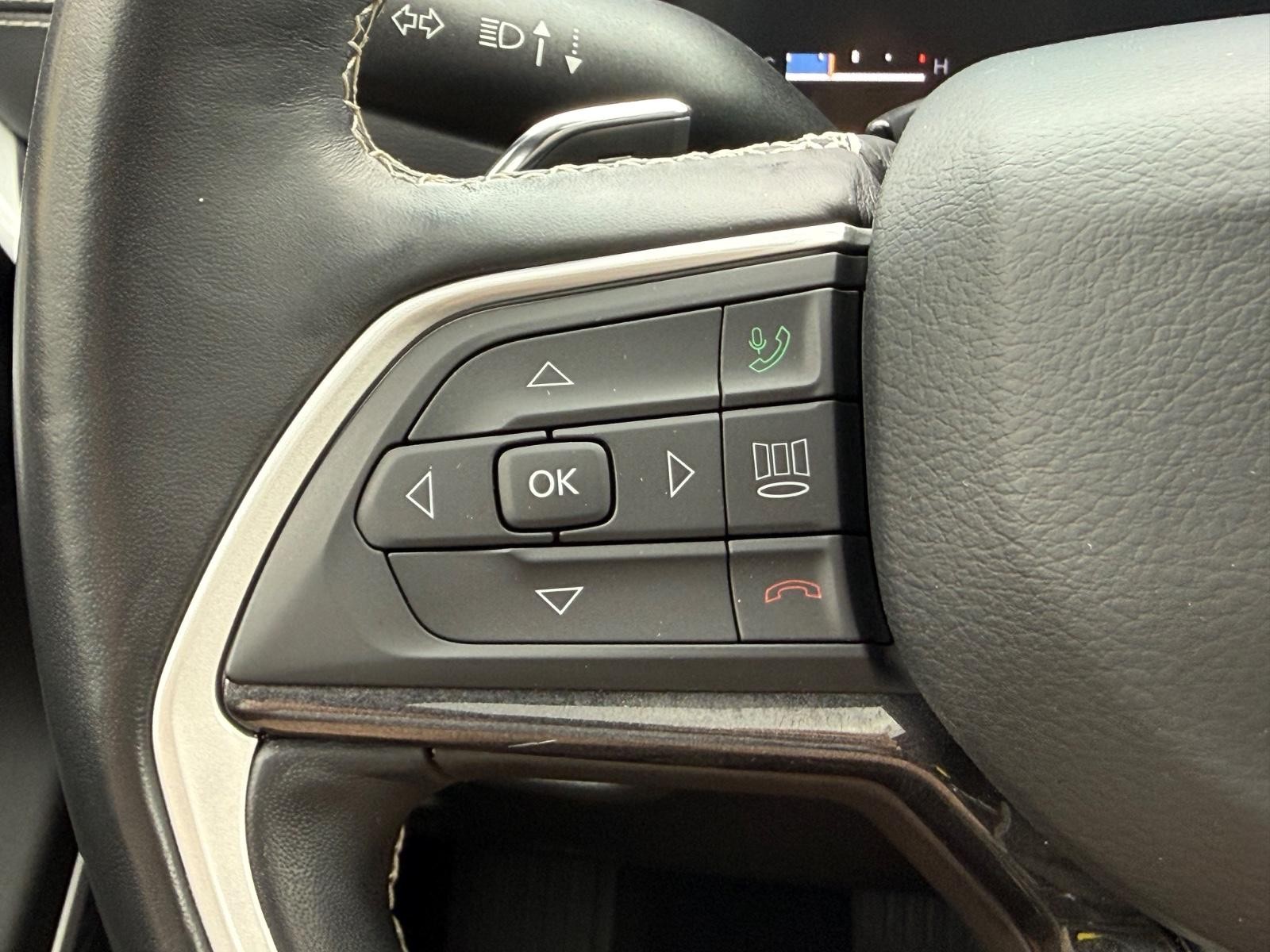 Jeep Grand Cherokee L Vehicle Image 17