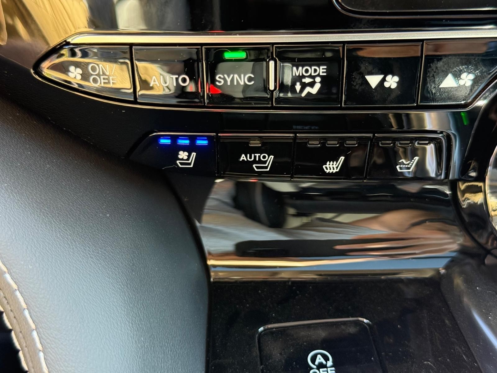 Acura MDX Vehicle Image 14
