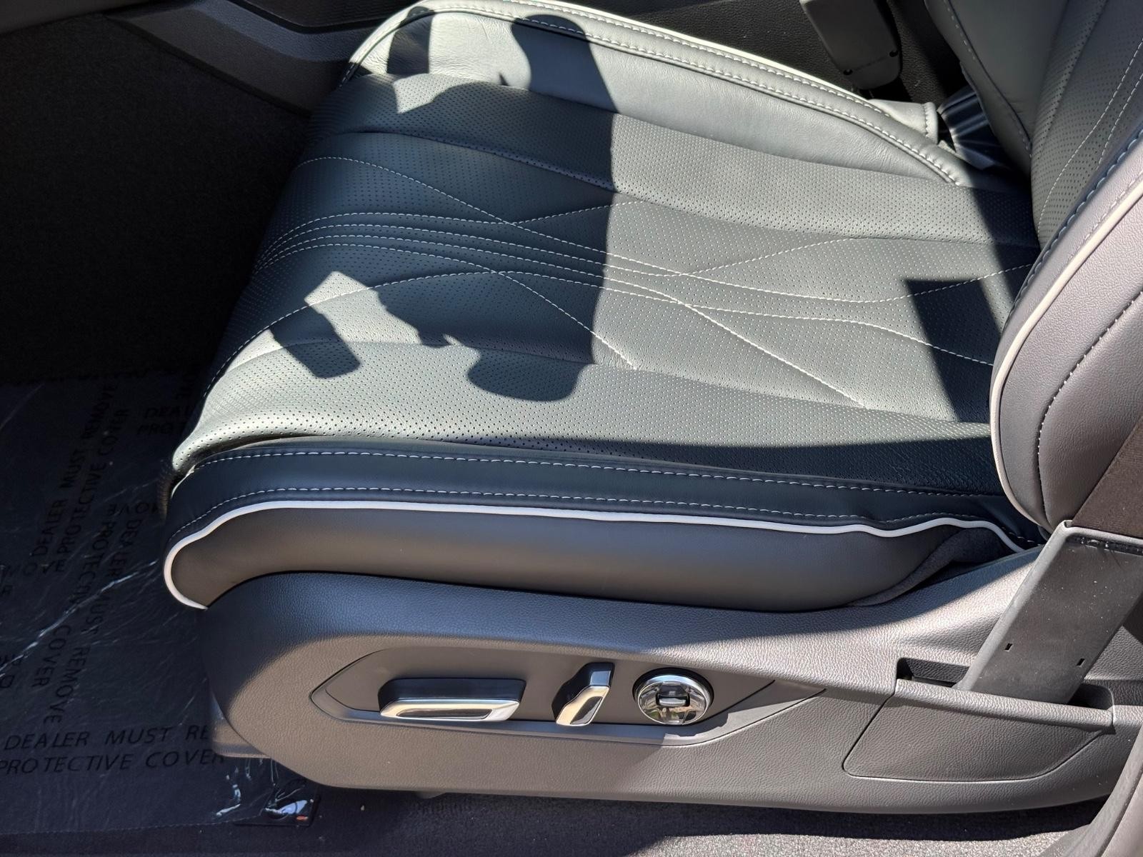 Acura MDX Vehicle Image 16