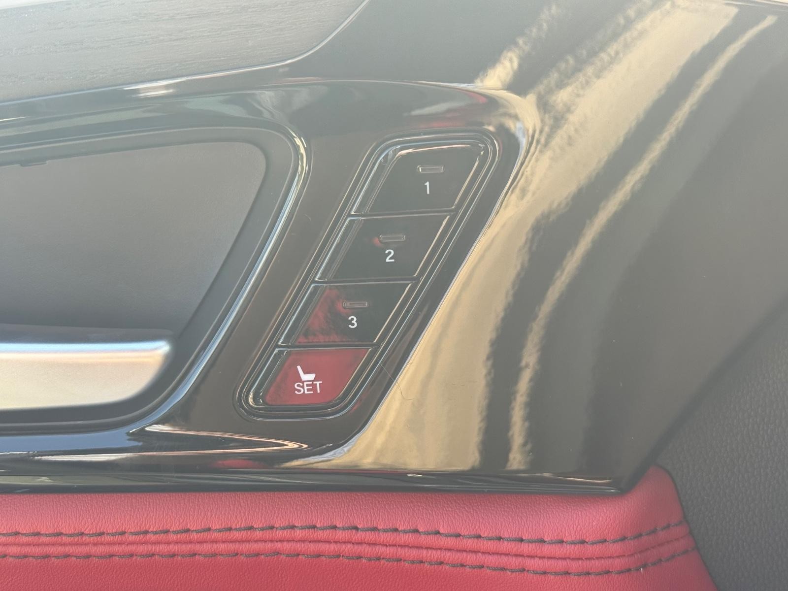 Acura MDX Vehicle Image 10