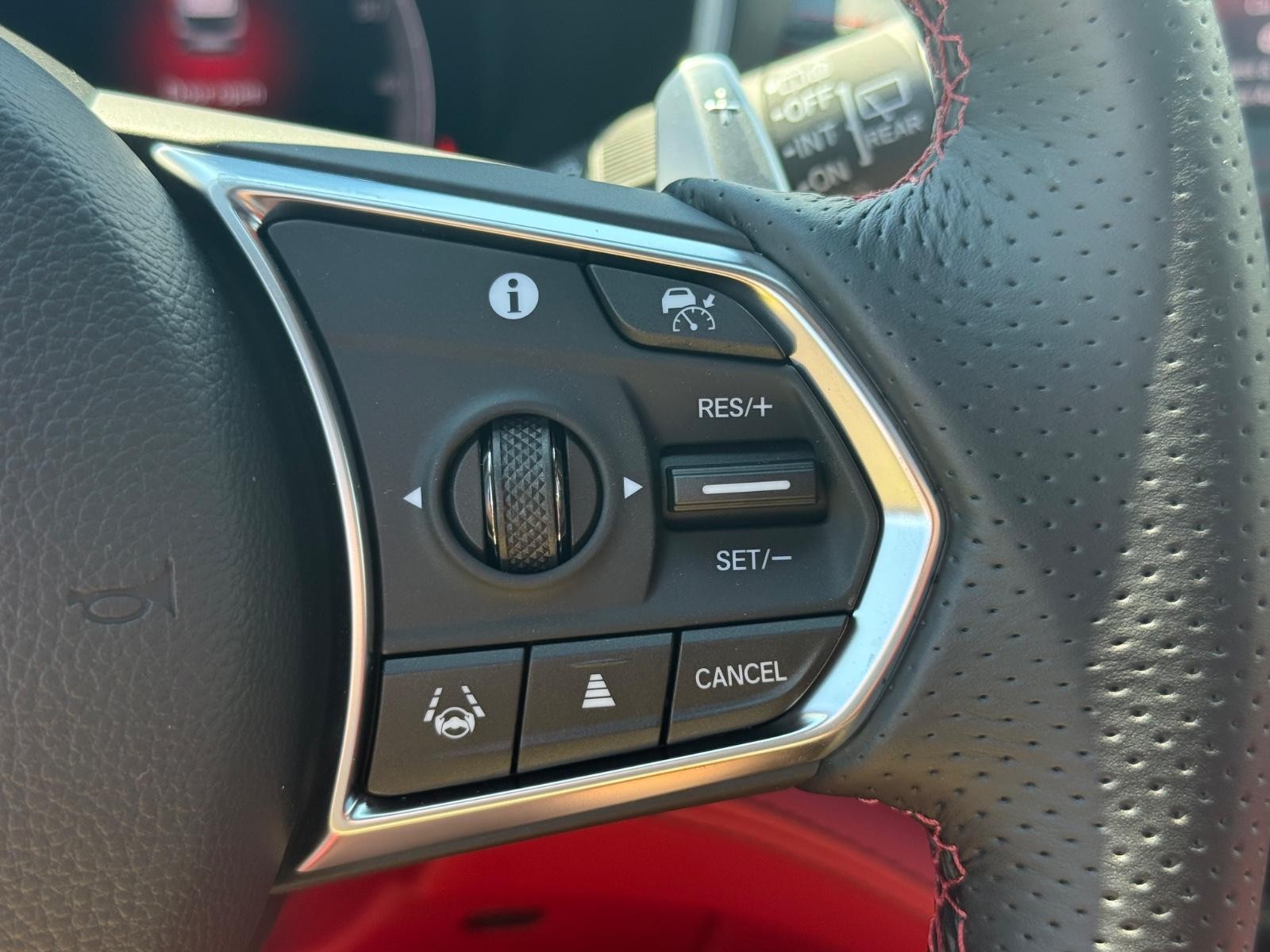 Acura MDX Vehicle Image 12